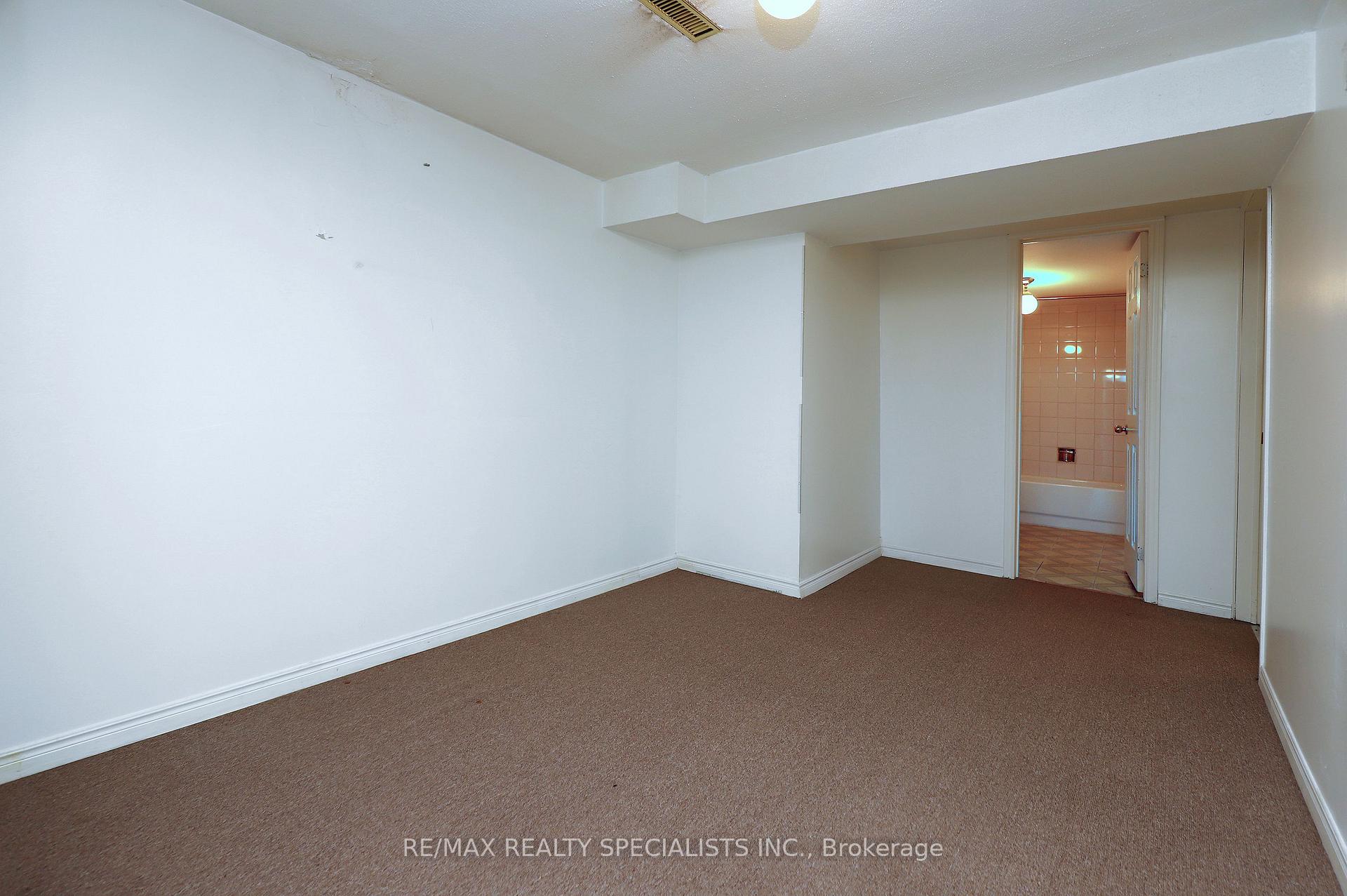 Photo 43 of 4 Mowat Court, Brampton, Heart Lake East — HOMEH
