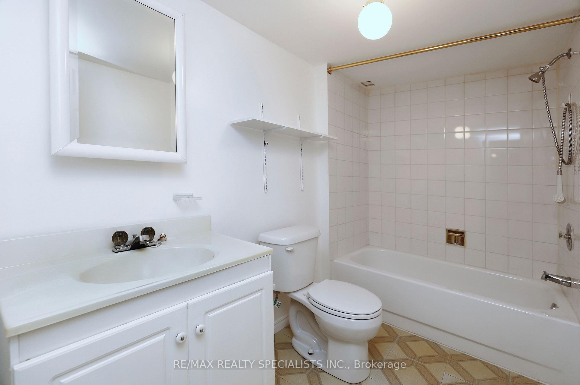 Photo 46 of 4 Mowat Court, Brampton, Heart Lake East — HOMEH
