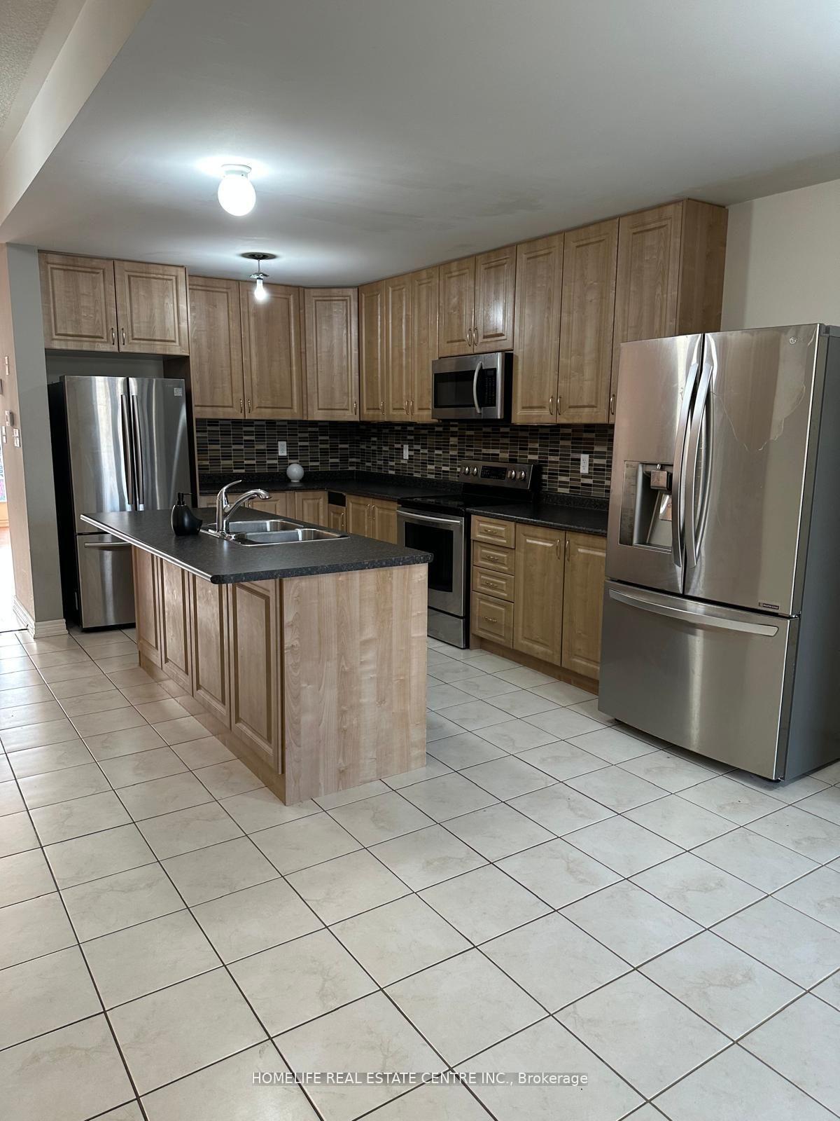 Photo 5 of 139 Inspire Boulevard, Brampton, Sandringham-Wellington North — HOMEH