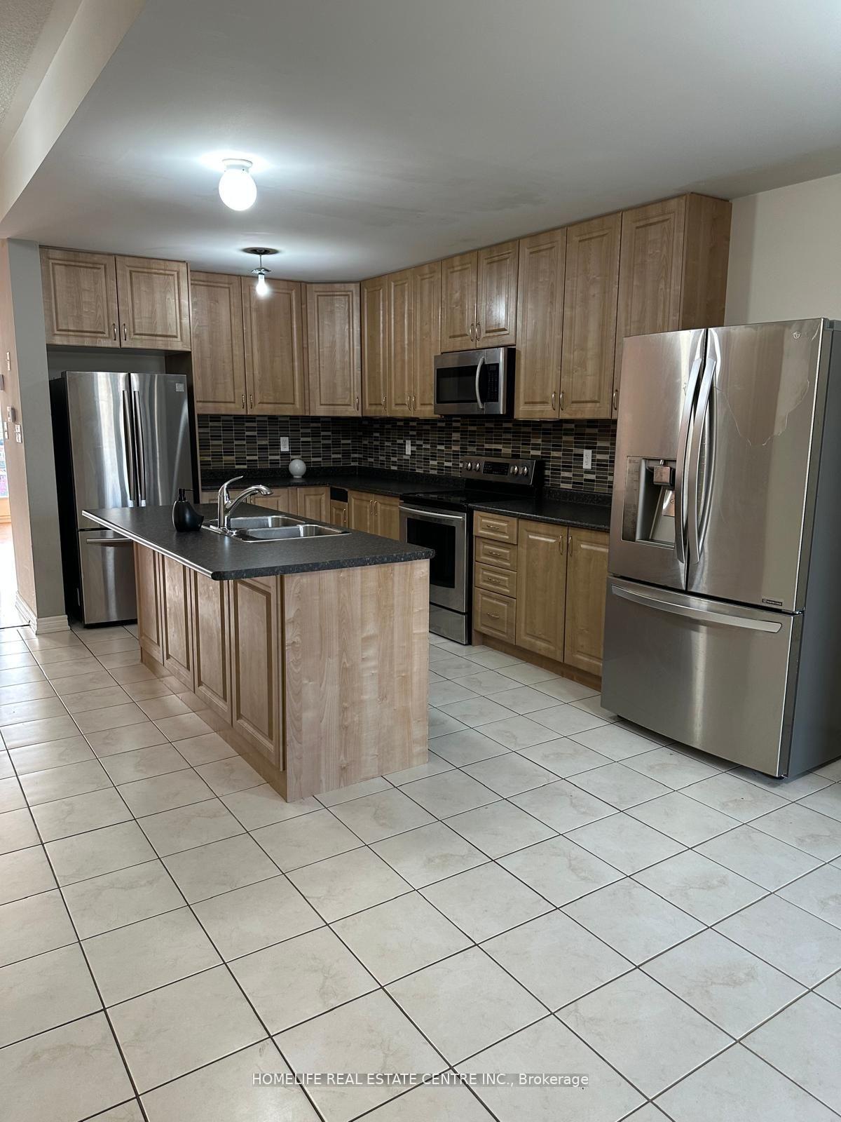 Photo 6 of 139 Inspire Boulevard, Brampton, Sandringham-Wellington North — HOMEH
