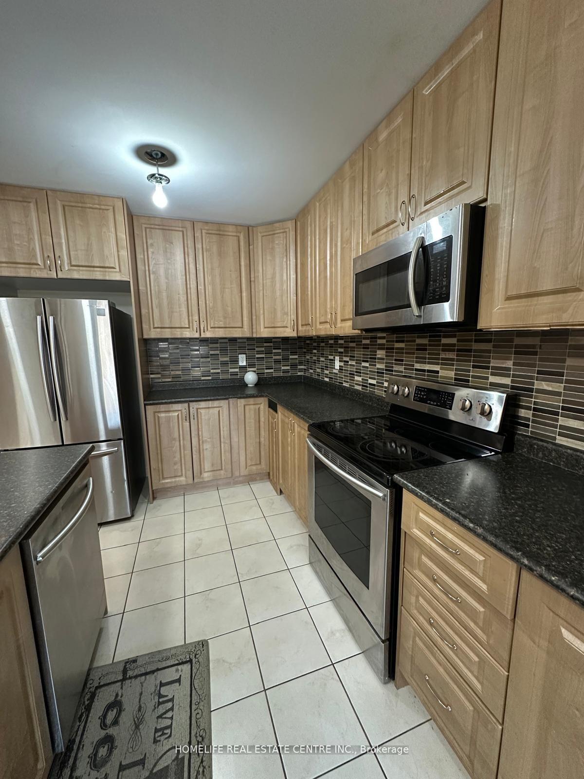 Photo 9 of 139 Inspire Boulevard, Brampton, Sandringham-Wellington North — HOMEH