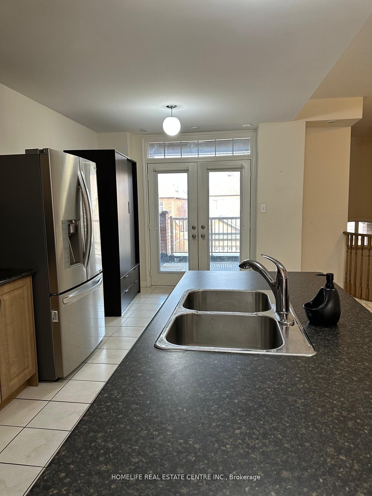Photo 11 of 139 Inspire Boulevard, Brampton, Sandringham-Wellington North — HOMEH