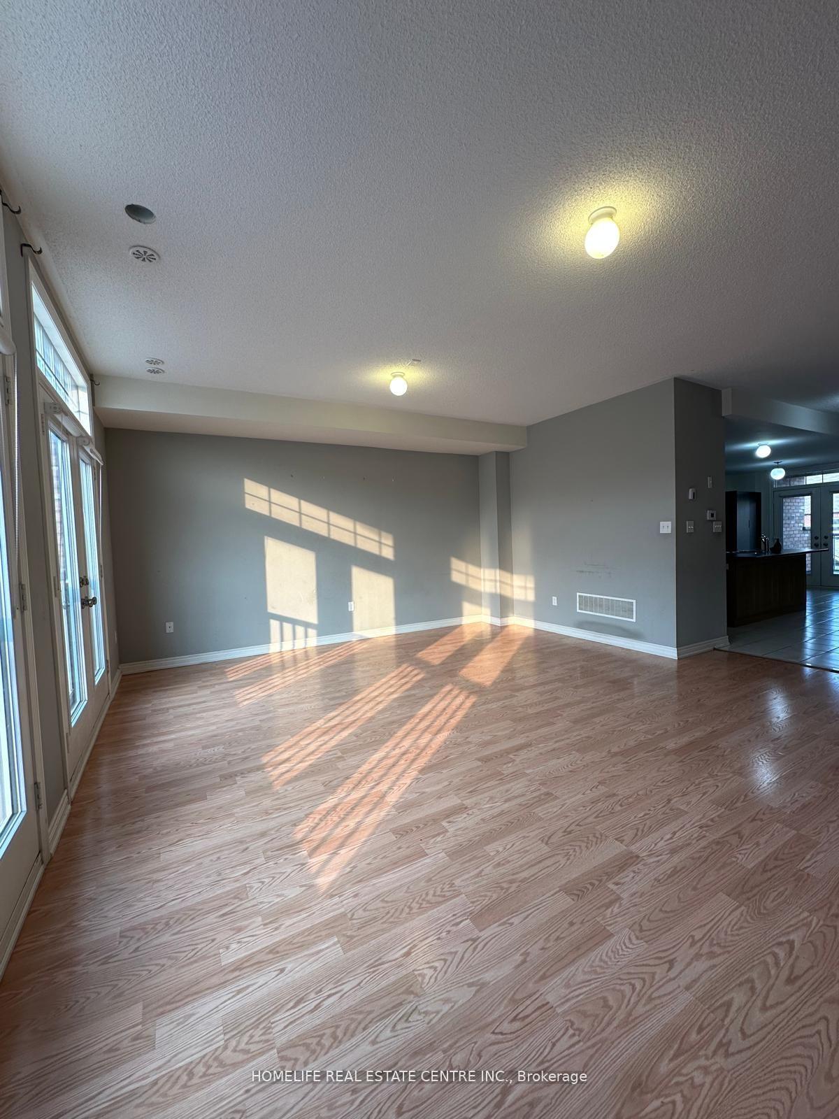 Photo 16 of 139 Inspire Boulevard, Brampton, Sandringham-Wellington North — HOMEH