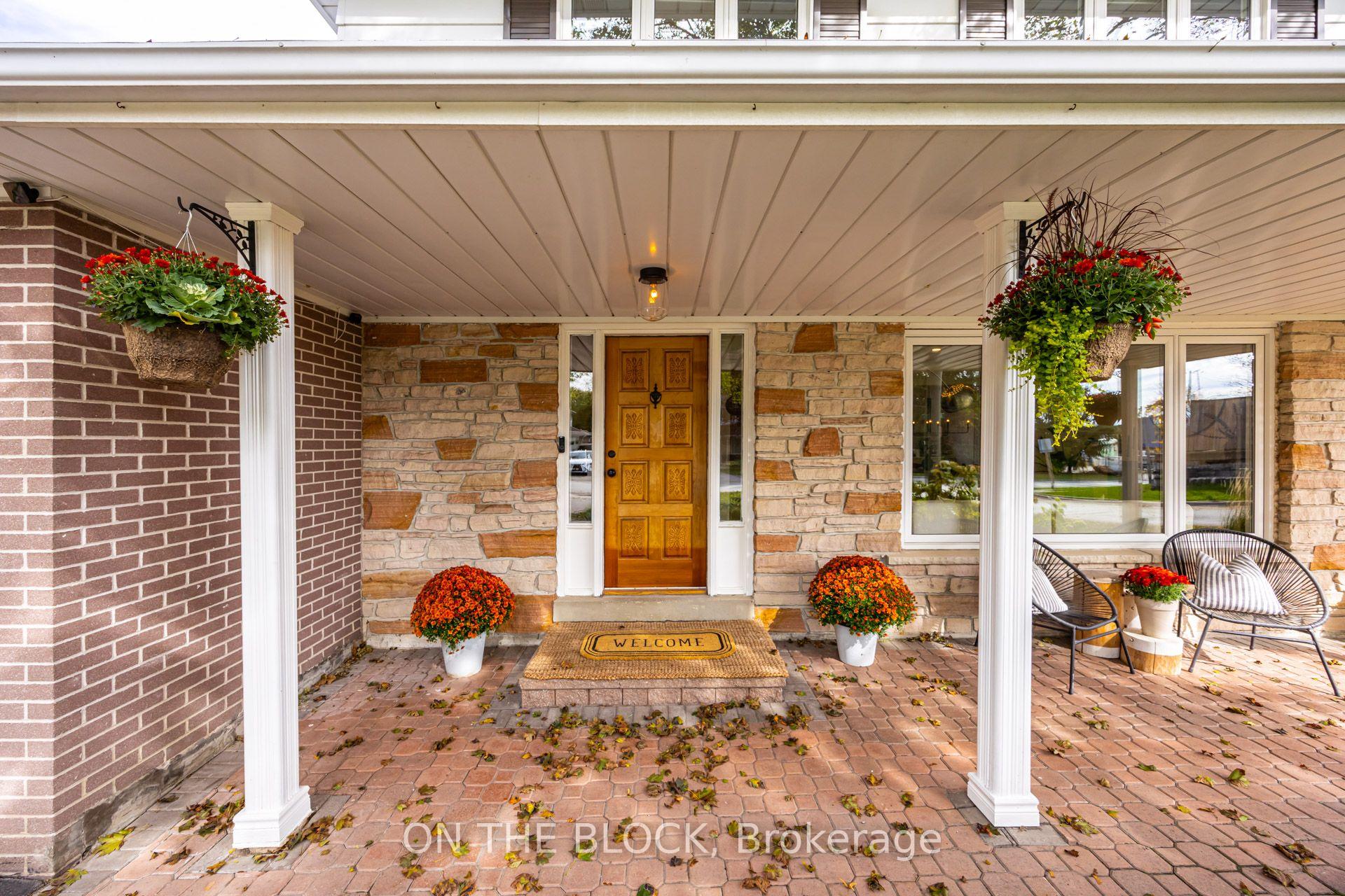 Photo 2 of 45 Palmwood Gate, Whitchurch-Stouffville, Stouffville — HOMEH