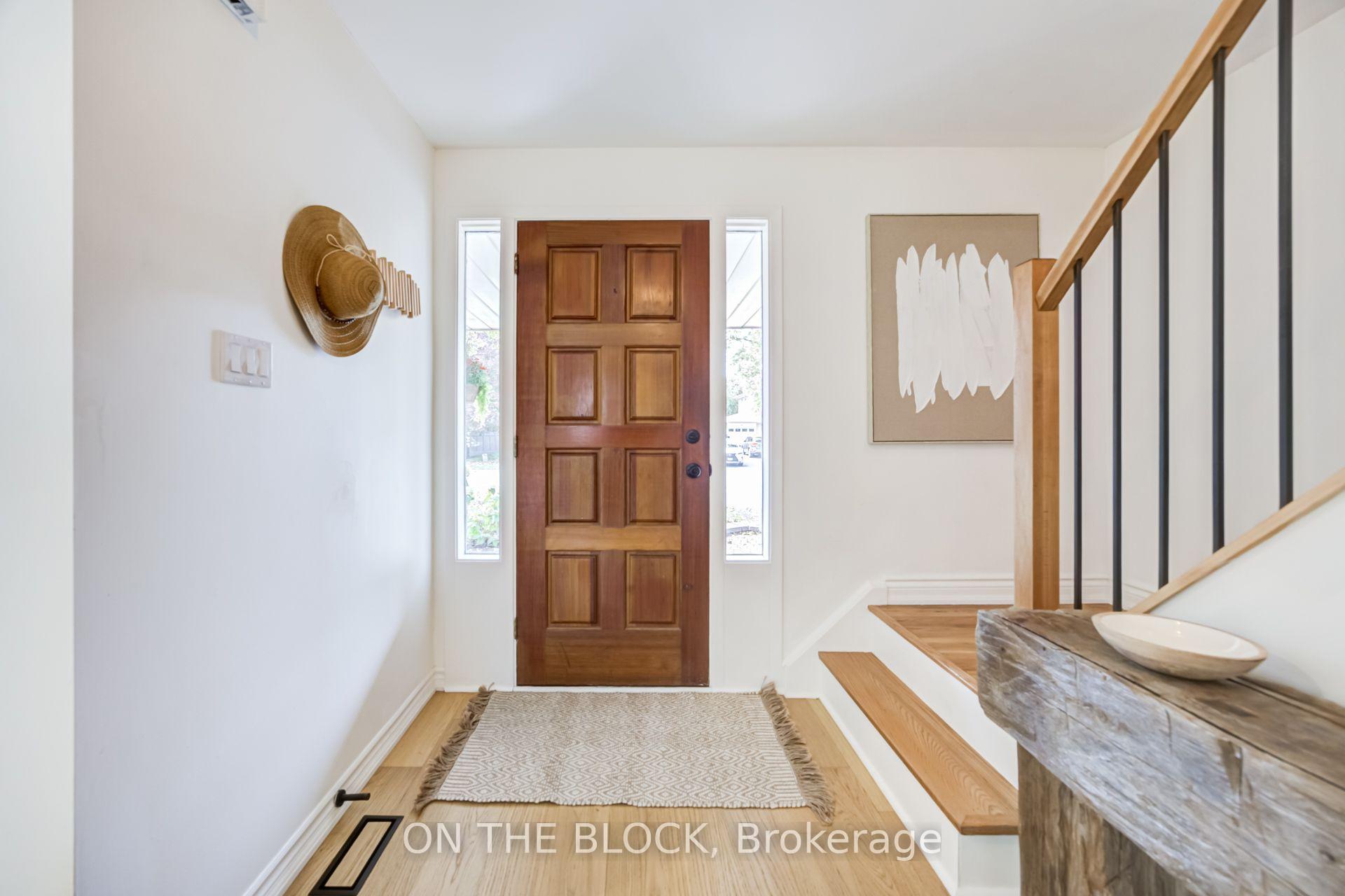 Photo 3 of 45 Palmwood Gate, Whitchurch-Stouffville, Stouffville — HOMEH