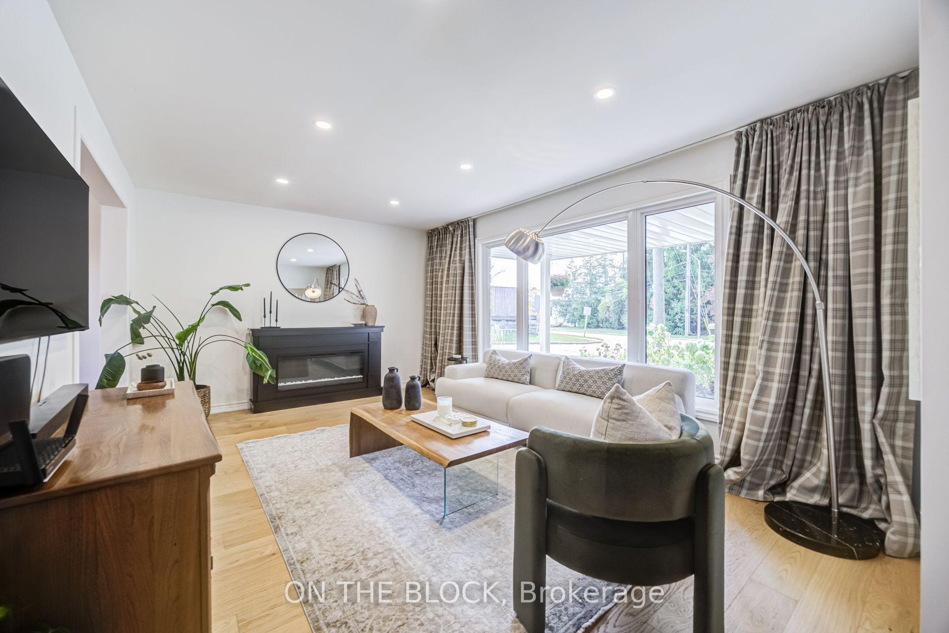 Photo 5 of 45 Palmwood Gate, Whitchurch-Stouffville, Stouffville — HOMEH