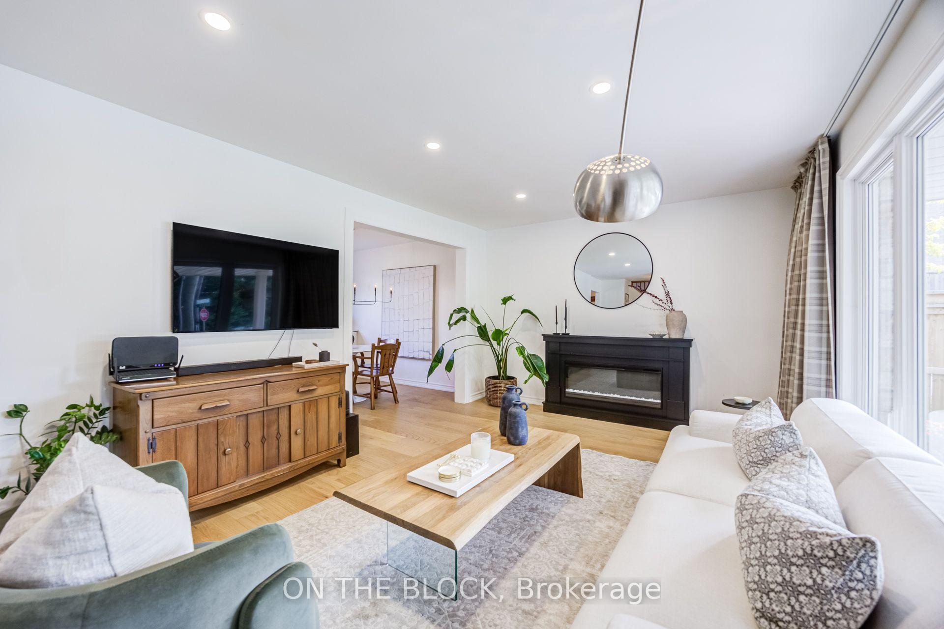 Photo 6 of 45 Palmwood Gate, Whitchurch-Stouffville, Stouffville — HOMEH