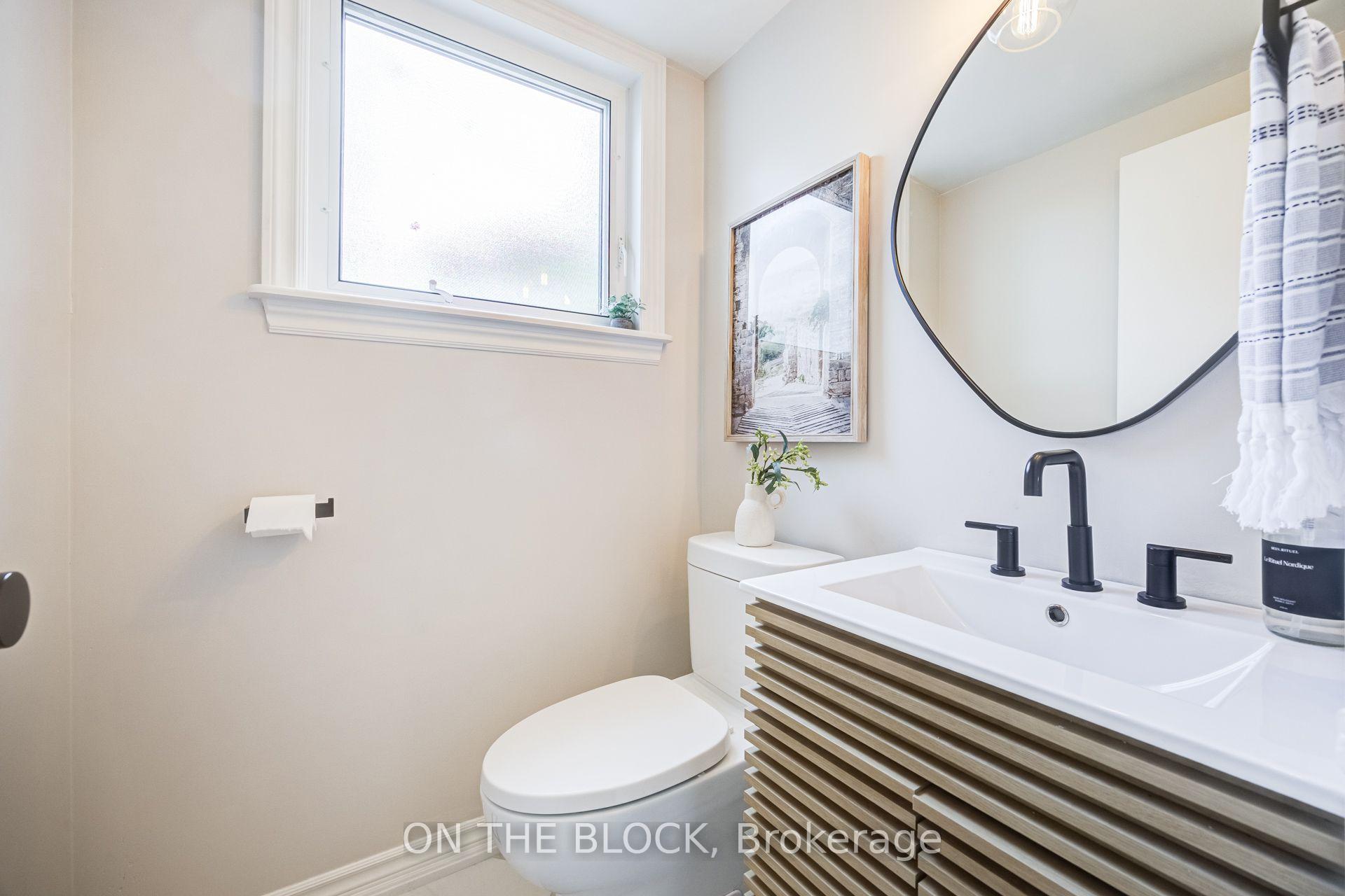 Photo 18 of 45 Palmwood Gate, Whitchurch-Stouffville, Stouffville — HOMEH