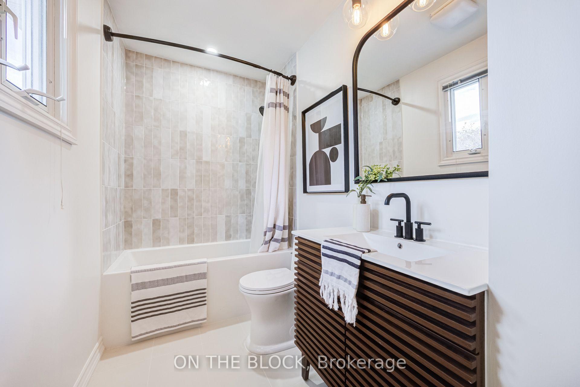 Photo 23 of 45 Palmwood Gate, Whitchurch-Stouffville, Stouffville — HOMEH