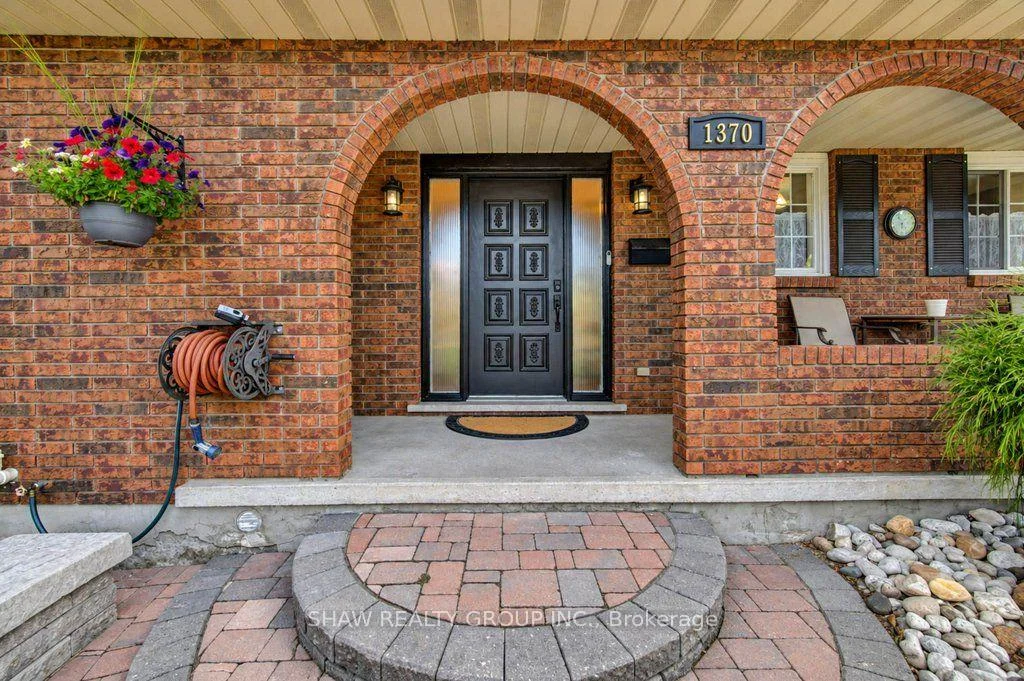Photo 6 of 1370 Thorman Place, Cambridge, Preston North — HOMEH