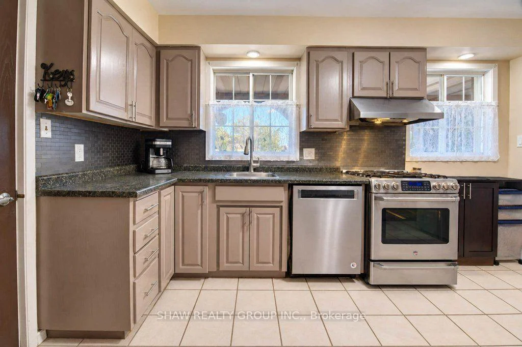 Photo 22 of 1370 Thorman Place, Cambridge, Preston North — HOMEH