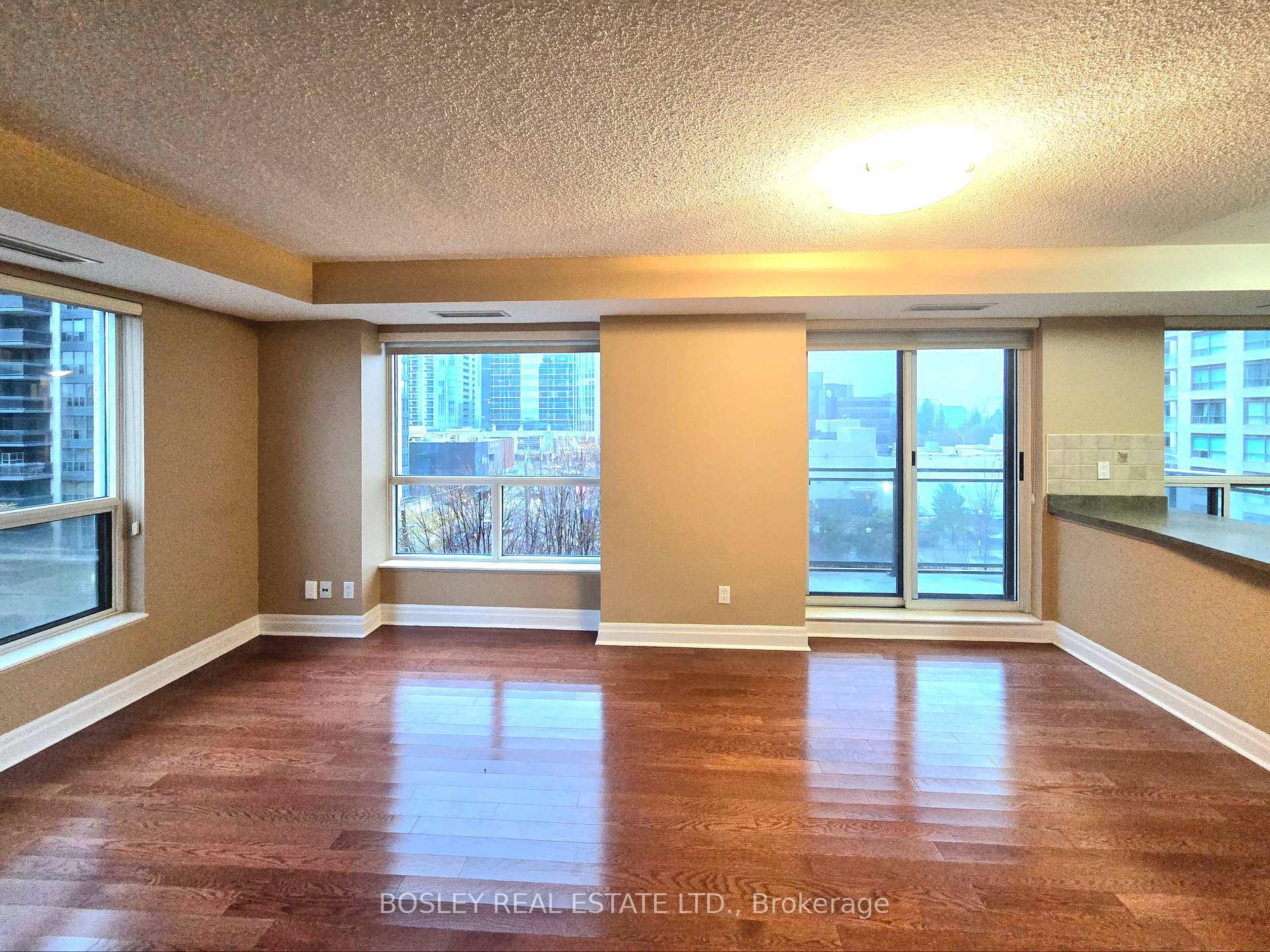 Photo 2 of Unit 615, 188 Doris Avenue, North York, Willowdale East — HOMEH