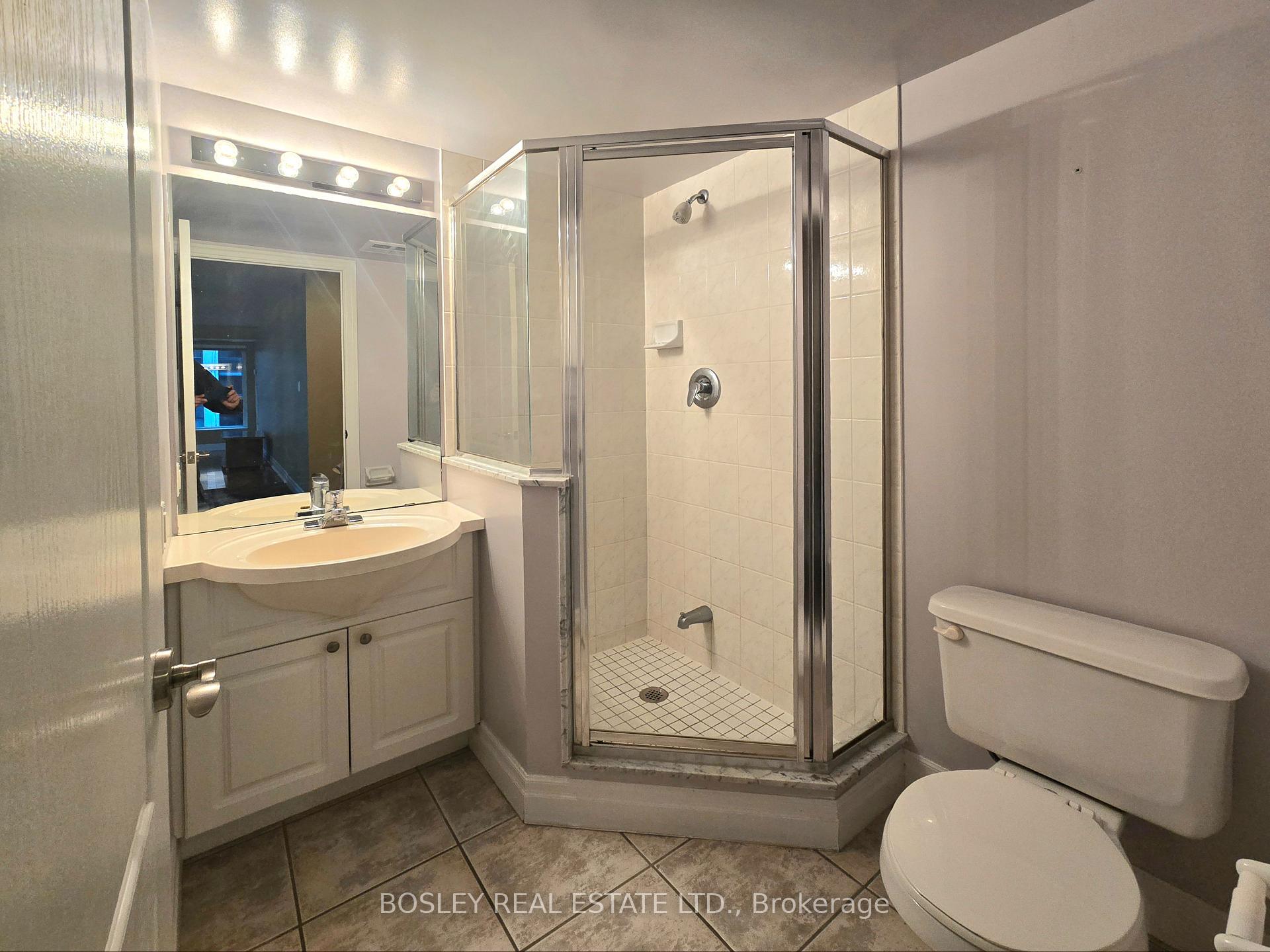 Photo 9 of Unit 615, 188 Doris Avenue, North York, Willowdale East — HOMEH