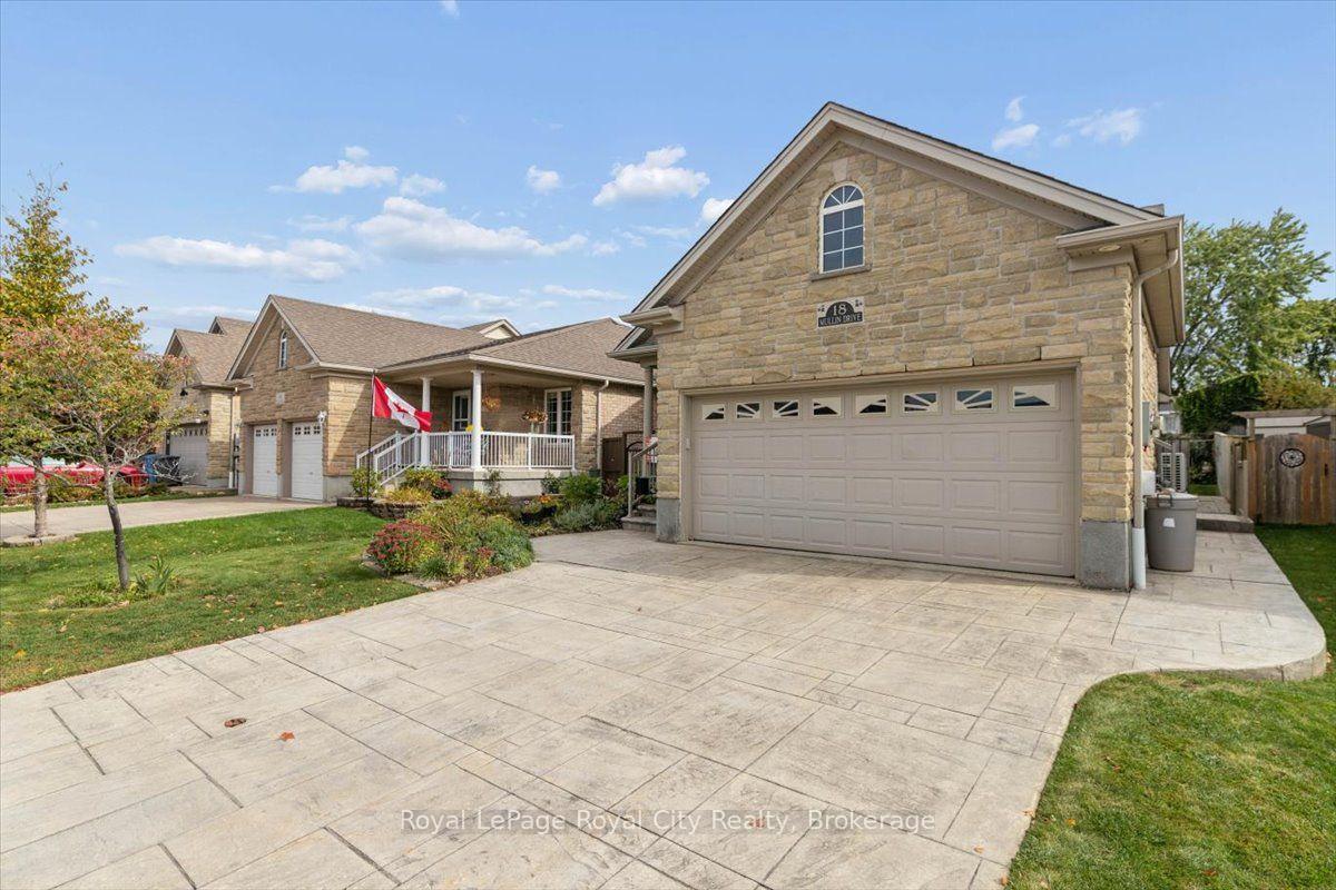 Photo 3 of 18 Mullin Drive, Guelph, Victoria North — HOMEH