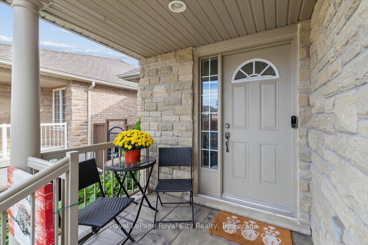 Photo 7 of 18 Mullin Drive, Guelph, Victoria North — HOMEH
