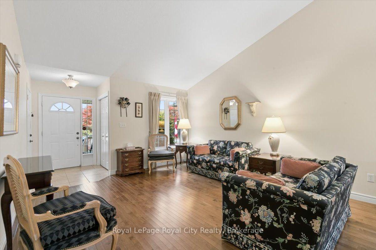 Photo 12 of 18 Mullin Drive, Guelph, Victoria North — HOMEH
