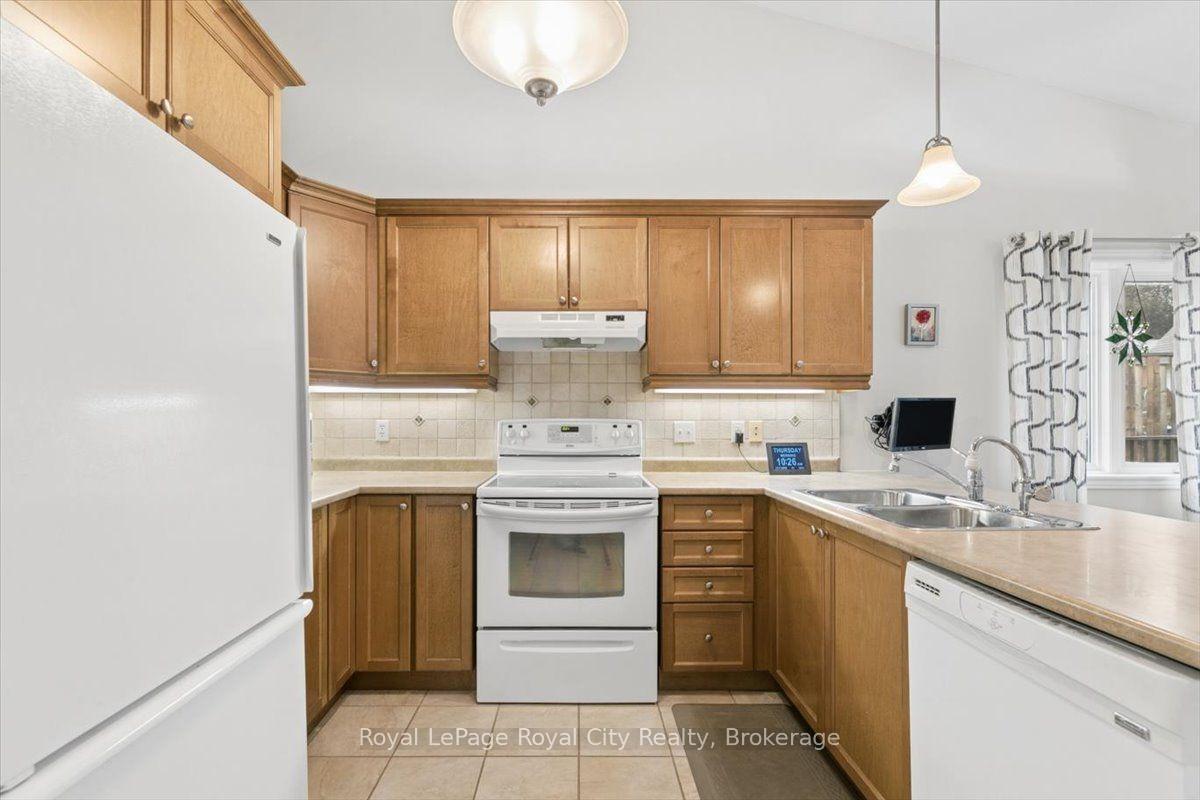 Photo 15 of 18 Mullin Drive, Guelph, Victoria North — HOMEH