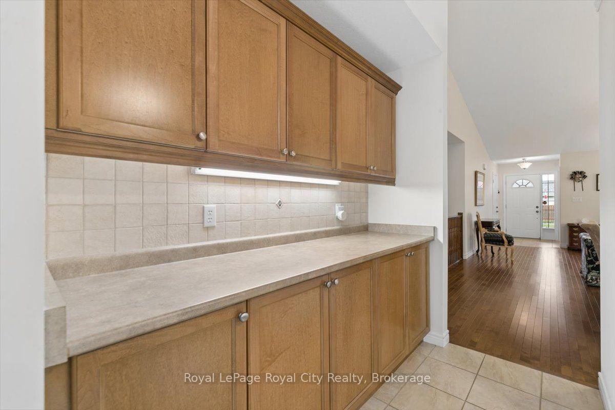 Photo 20 of 18 Mullin Drive, Guelph, Victoria North — HOMEH