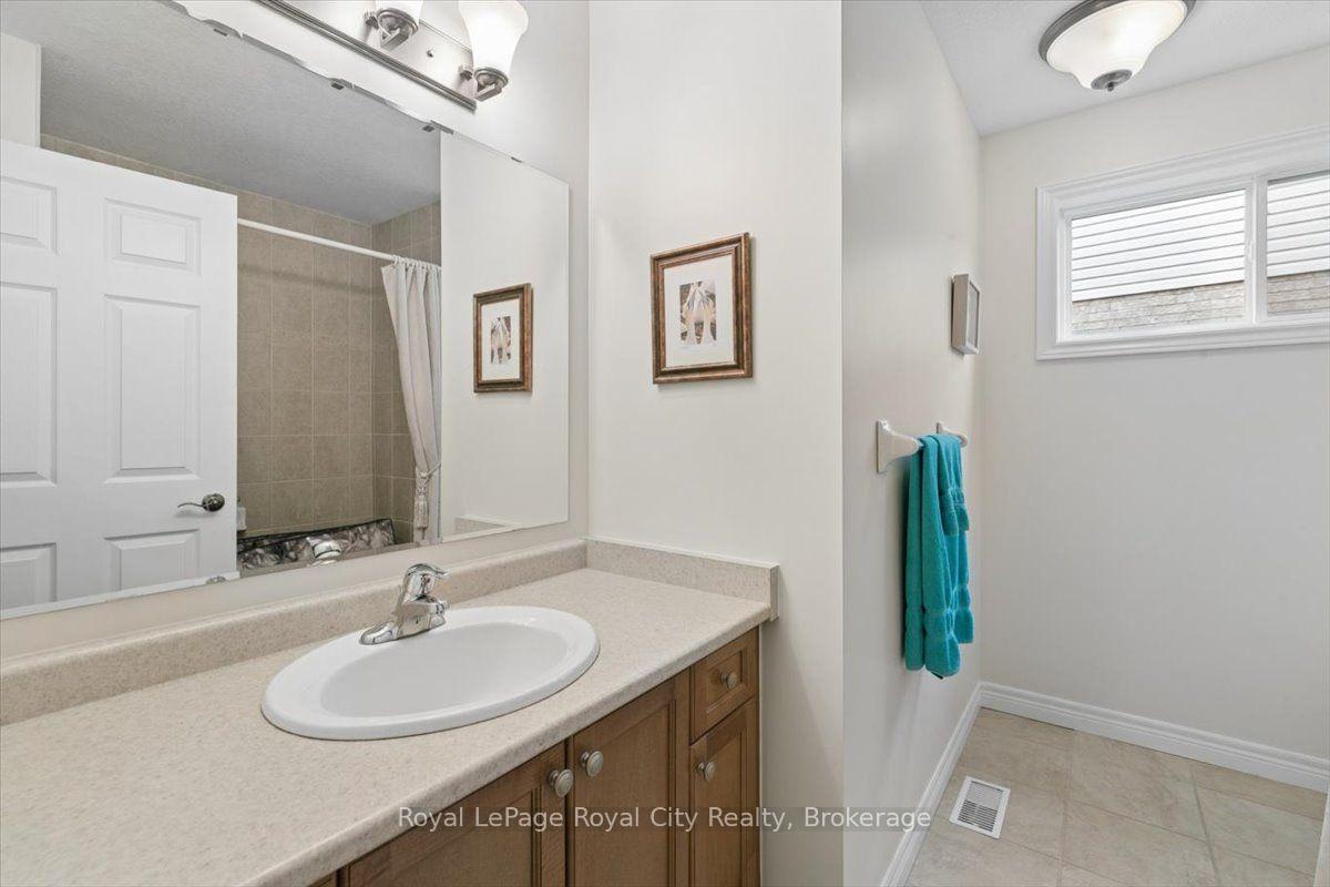 Photo 21 of 18 Mullin Drive, Guelph, Victoria North — HOMEH