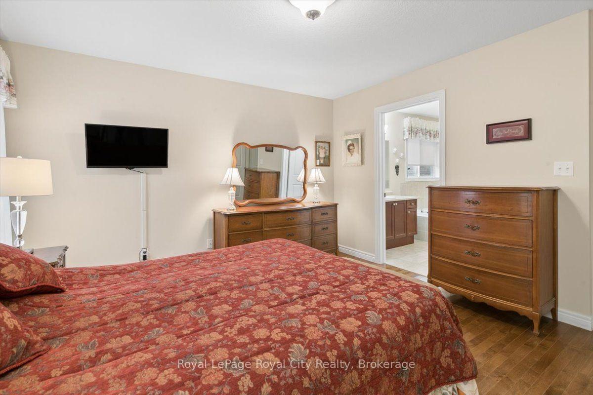 Photo 23 of 18 Mullin Drive, Guelph, Victoria North — HOMEH
