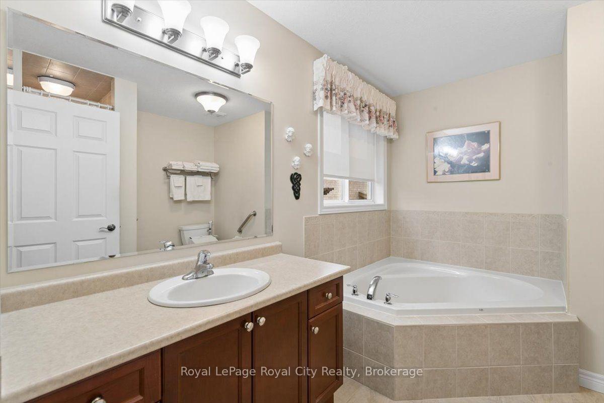 Photo 25 of 18 Mullin Drive, Guelph, Victoria North — HOMEH