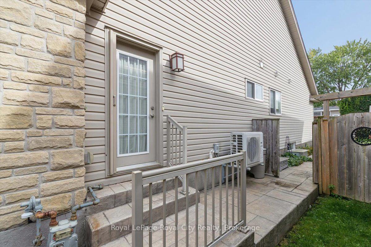 Photo 38 of 18 Mullin Drive, Guelph, Victoria North — HOMEH