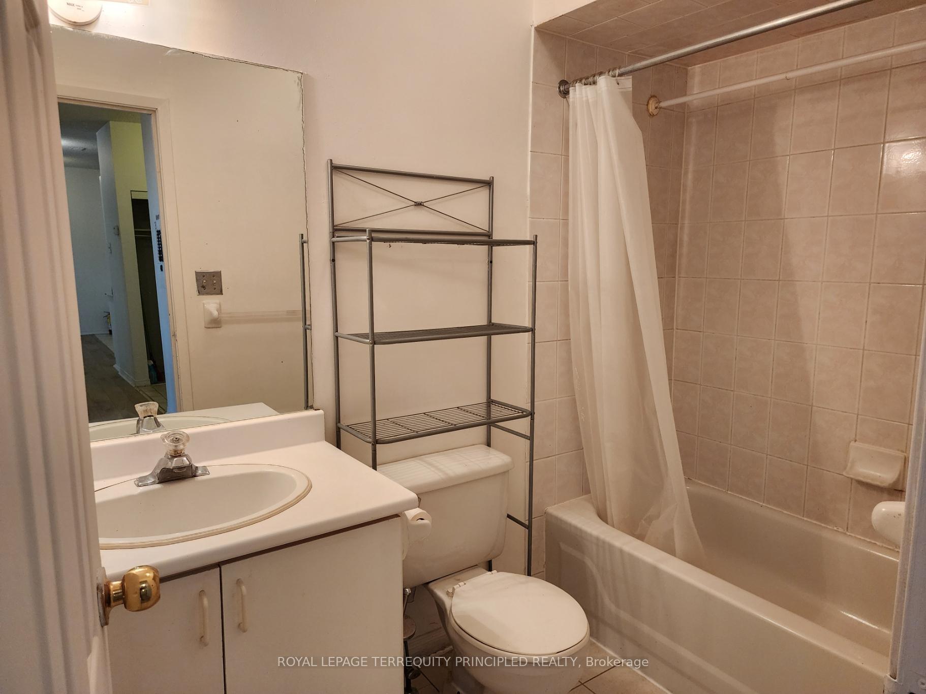 Photo 10 of Unit 3, 1400 Queen Street W, Toronto, Roncesvalles — HOMEH