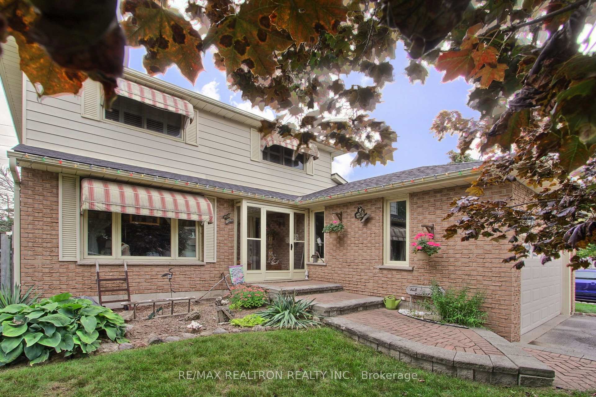 Photo 3 of 55 Redcastle Crescent, Georgina, Keswick South — HOMEH