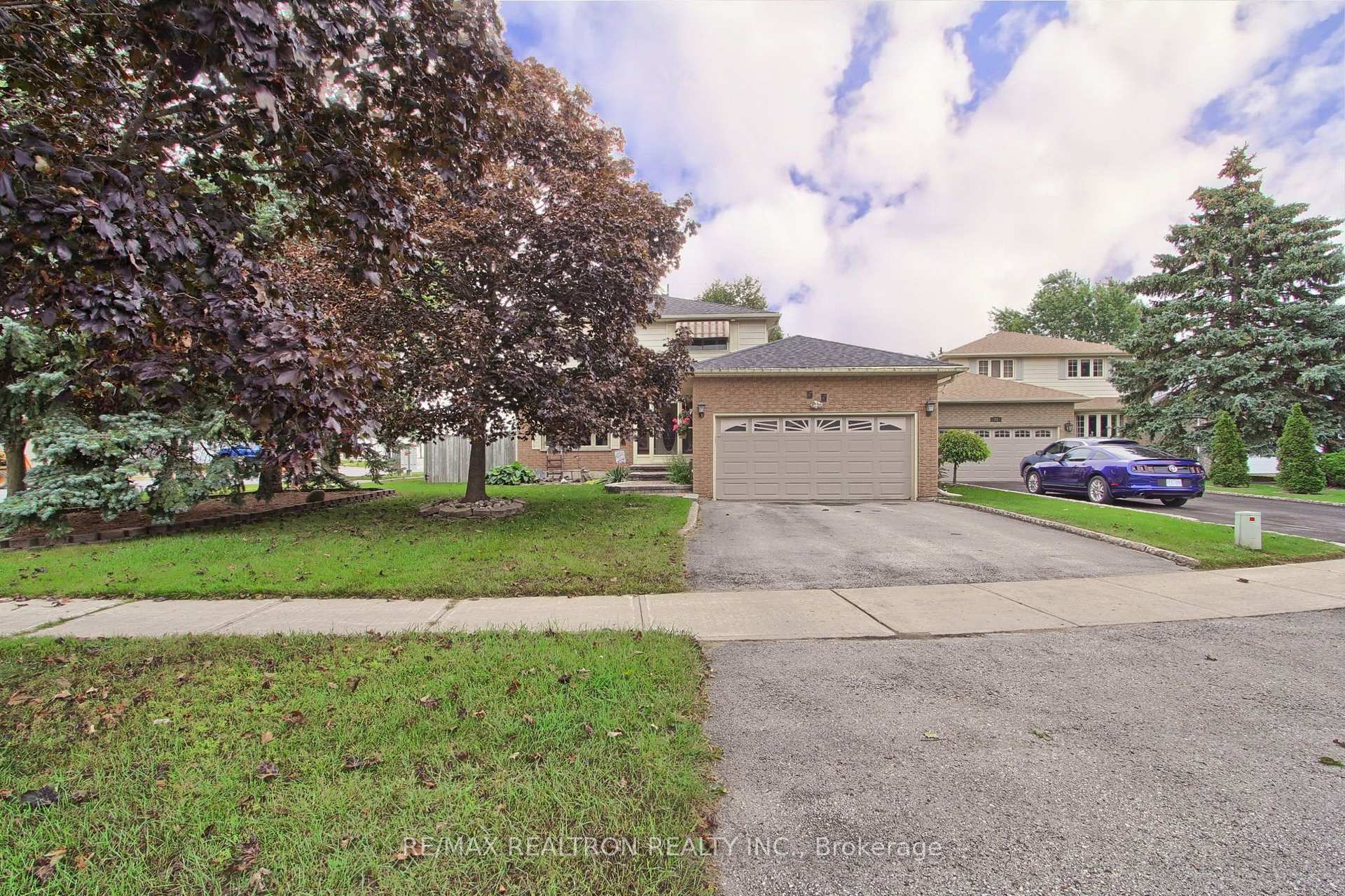 Photo 2 of 55 Redcastle Crescent, Georgina, Keswick South — HOMEH