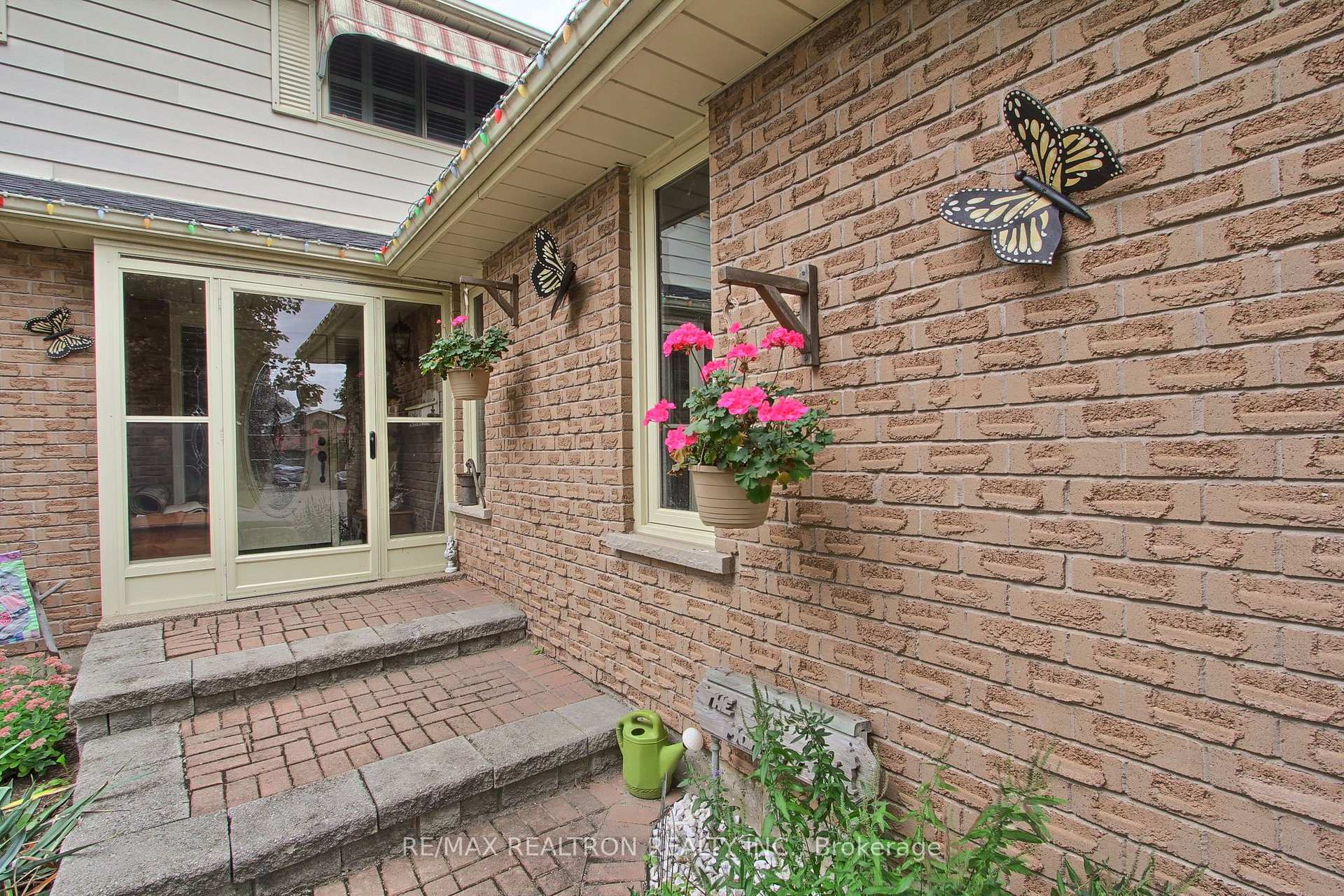 Photo 4 of 55 Redcastle Crescent, Georgina, Keswick South — HOMEH