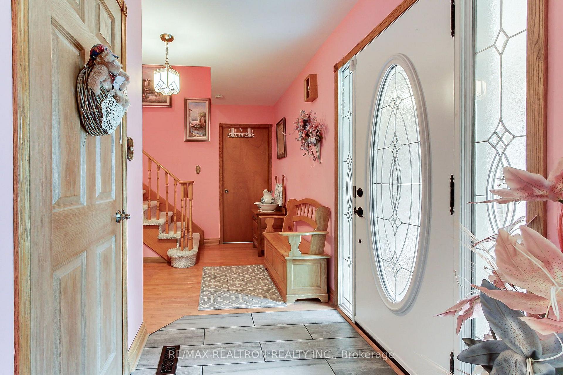 Photo 5 of 55 Redcastle Crescent, Georgina, Keswick South — HOMEH
