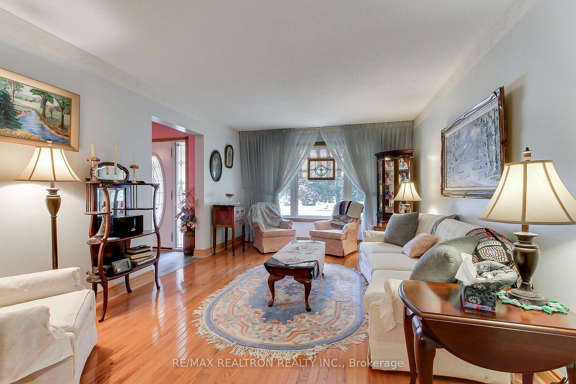 Photo 8 of 55 Redcastle Crescent, Georgina, Keswick South — HOMEH