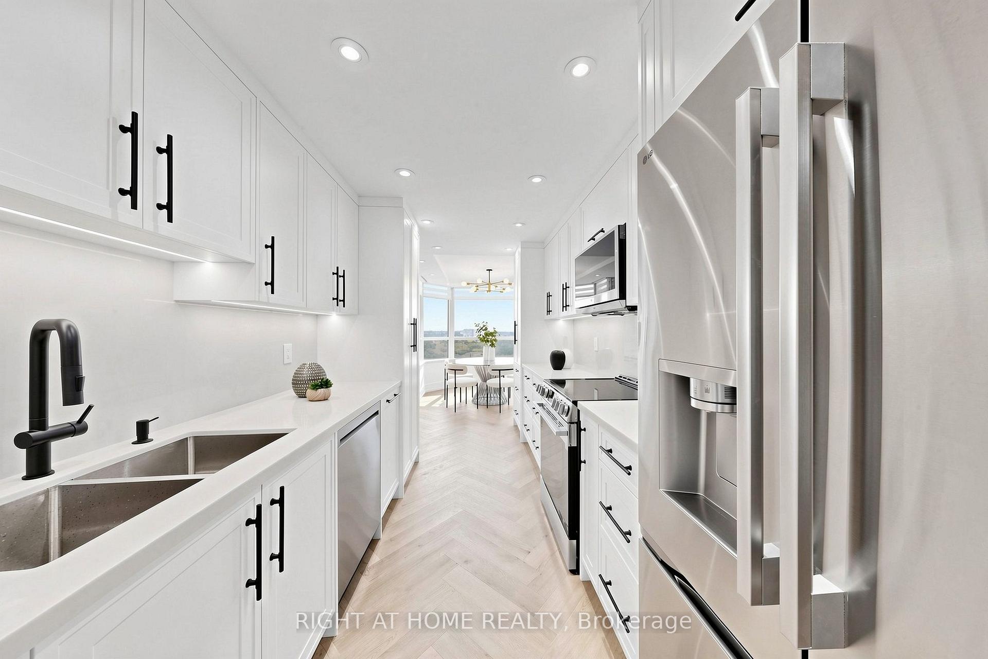 Photo 14 of Unit 1506, 7 Townsgate Drive, Vaughan, Crestwood-Springfarm-Yorkhill — HOMEH