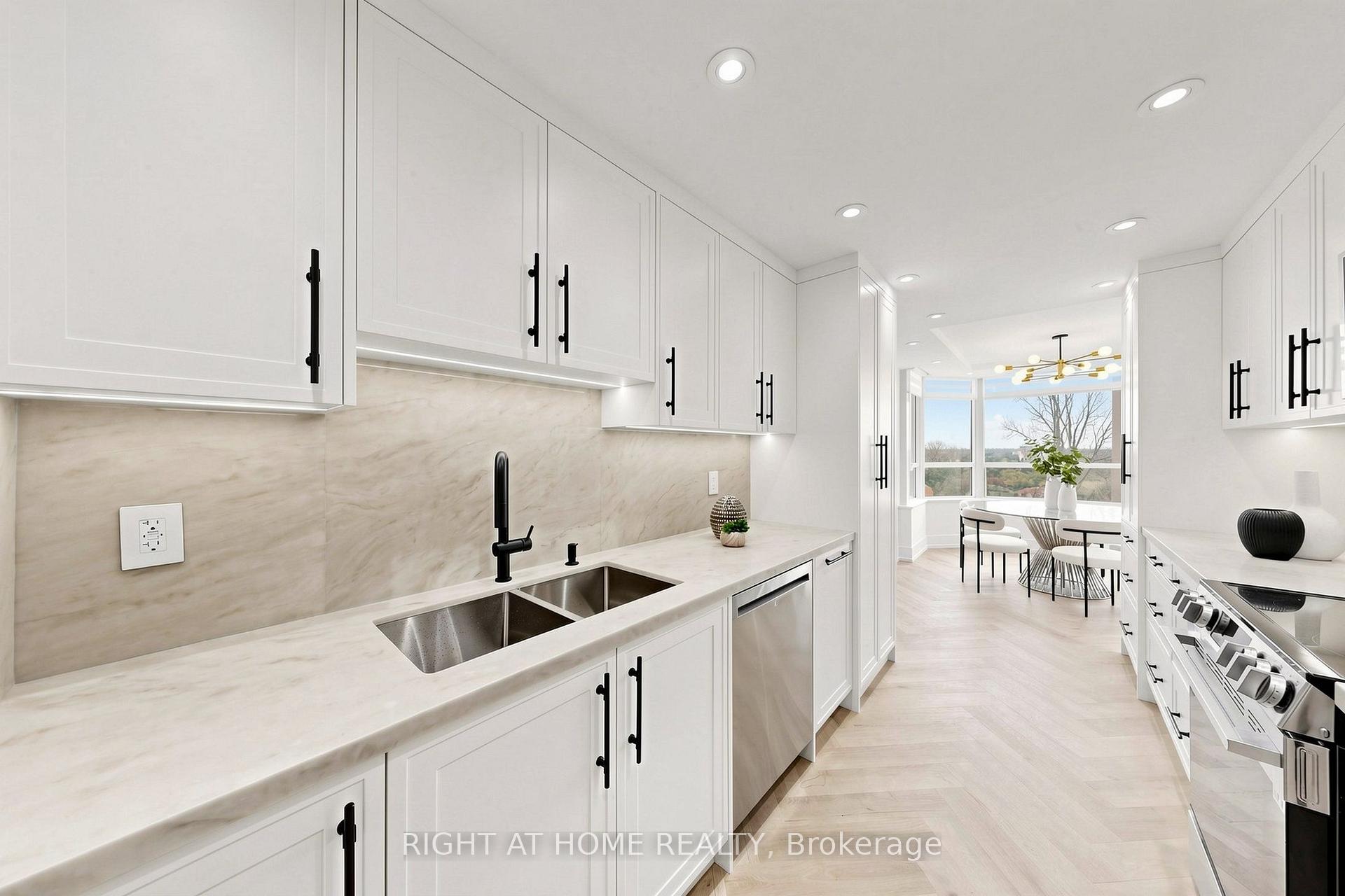 Photo 15 of Unit 1506, 7 Townsgate Drive, Vaughan, Crestwood-Springfarm-Yorkhill — HOMEH
