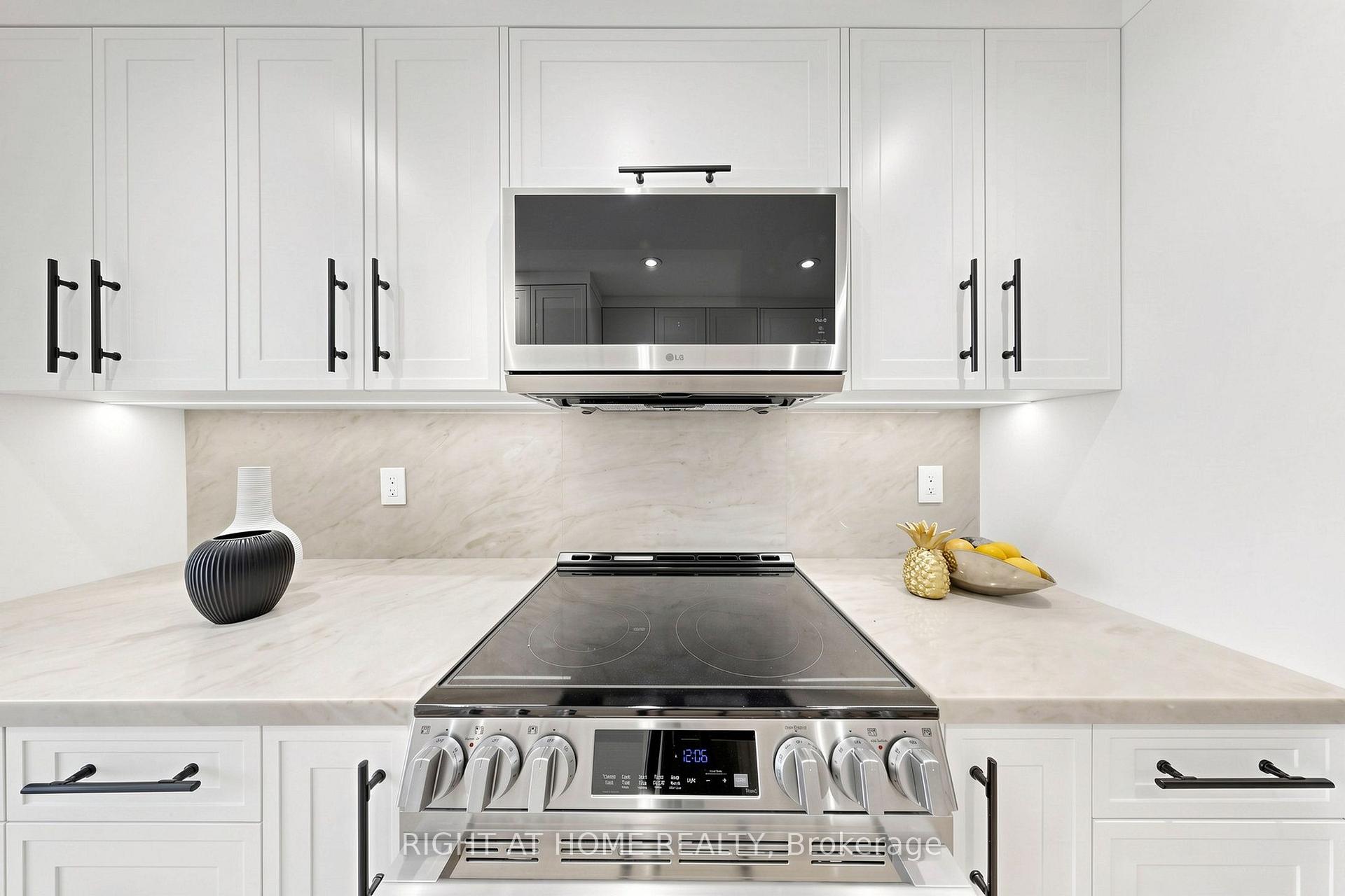 Photo 16 of Unit 1506, 7 Townsgate Drive, Vaughan, Crestwood-Springfarm-Yorkhill — HOMEH
