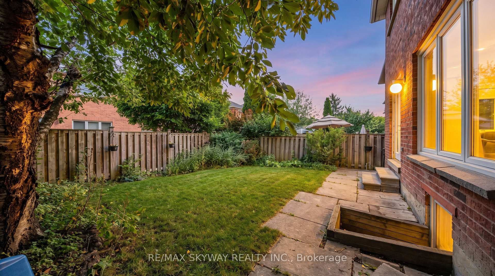 Photo 46 of 4558 Pemmican Trail, Mississauga, Hurontario — HOMEH