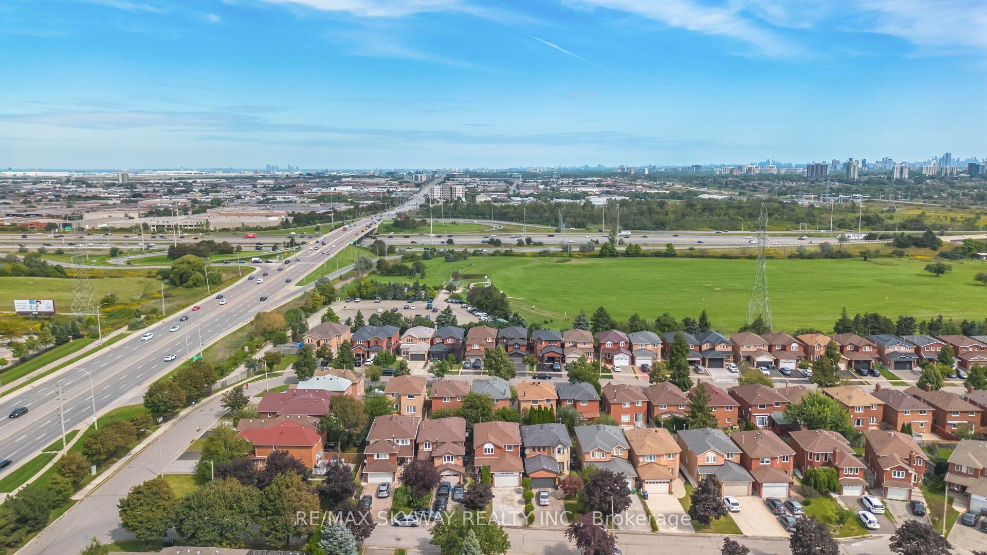 Photo 48 of 4558 Pemmican Trail, Mississauga, Hurontario — HOMEH