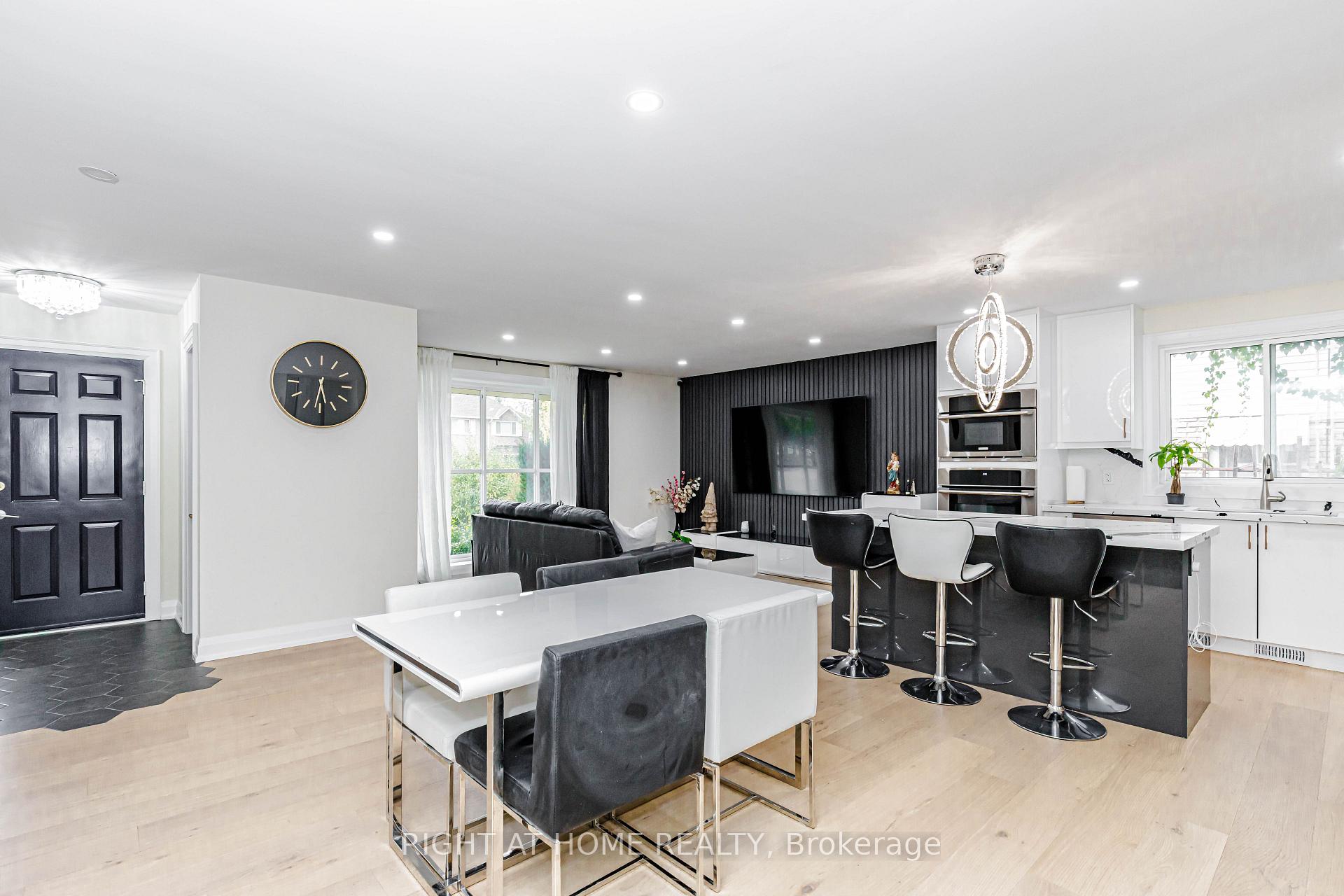 Photo 9 of 2358 Arnold Crescent, Burlington, Brant Hills — HOMEH