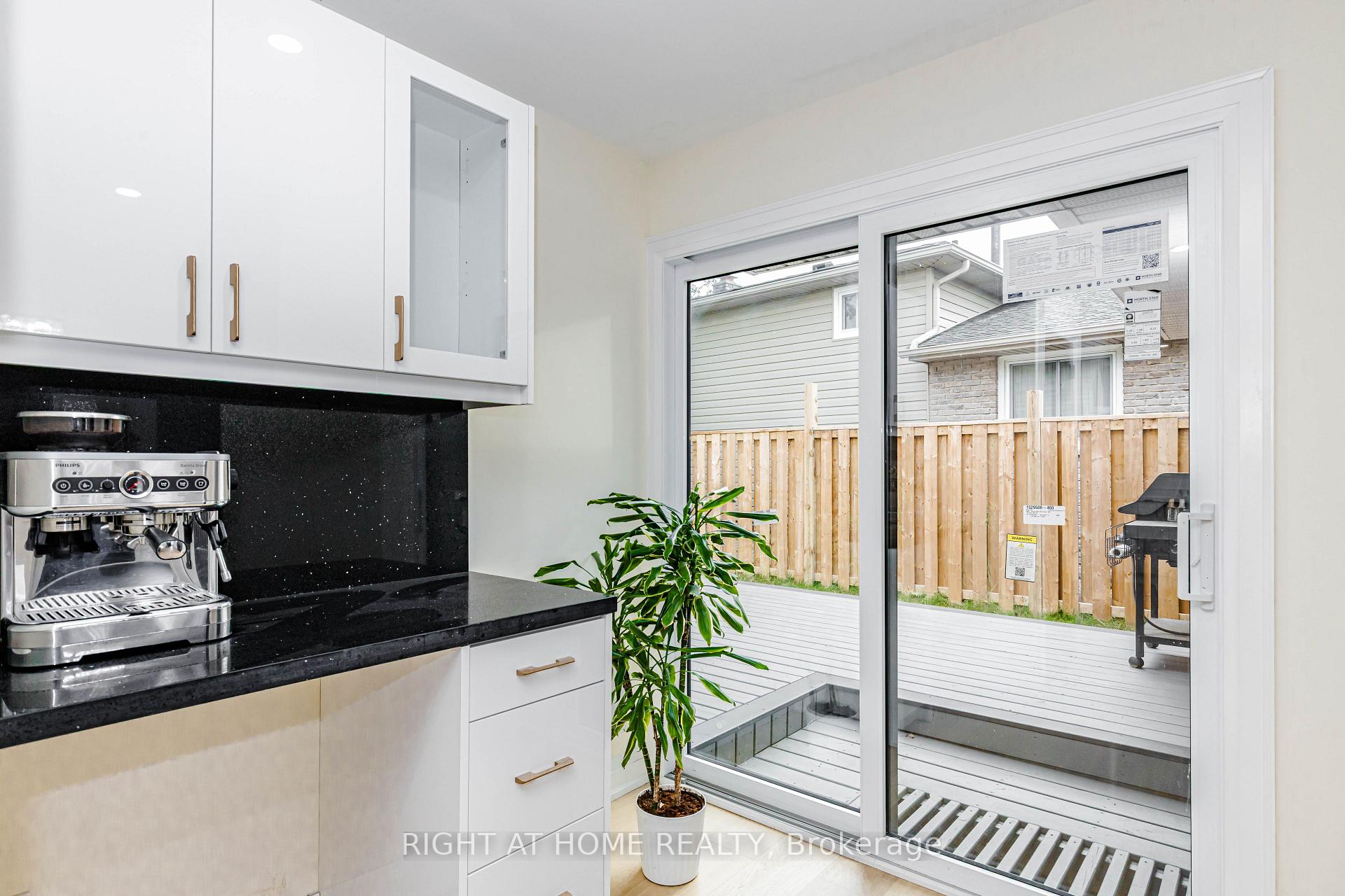 Photo 10 of 2358 Arnold Crescent, Burlington, Brant Hills — HOMEH