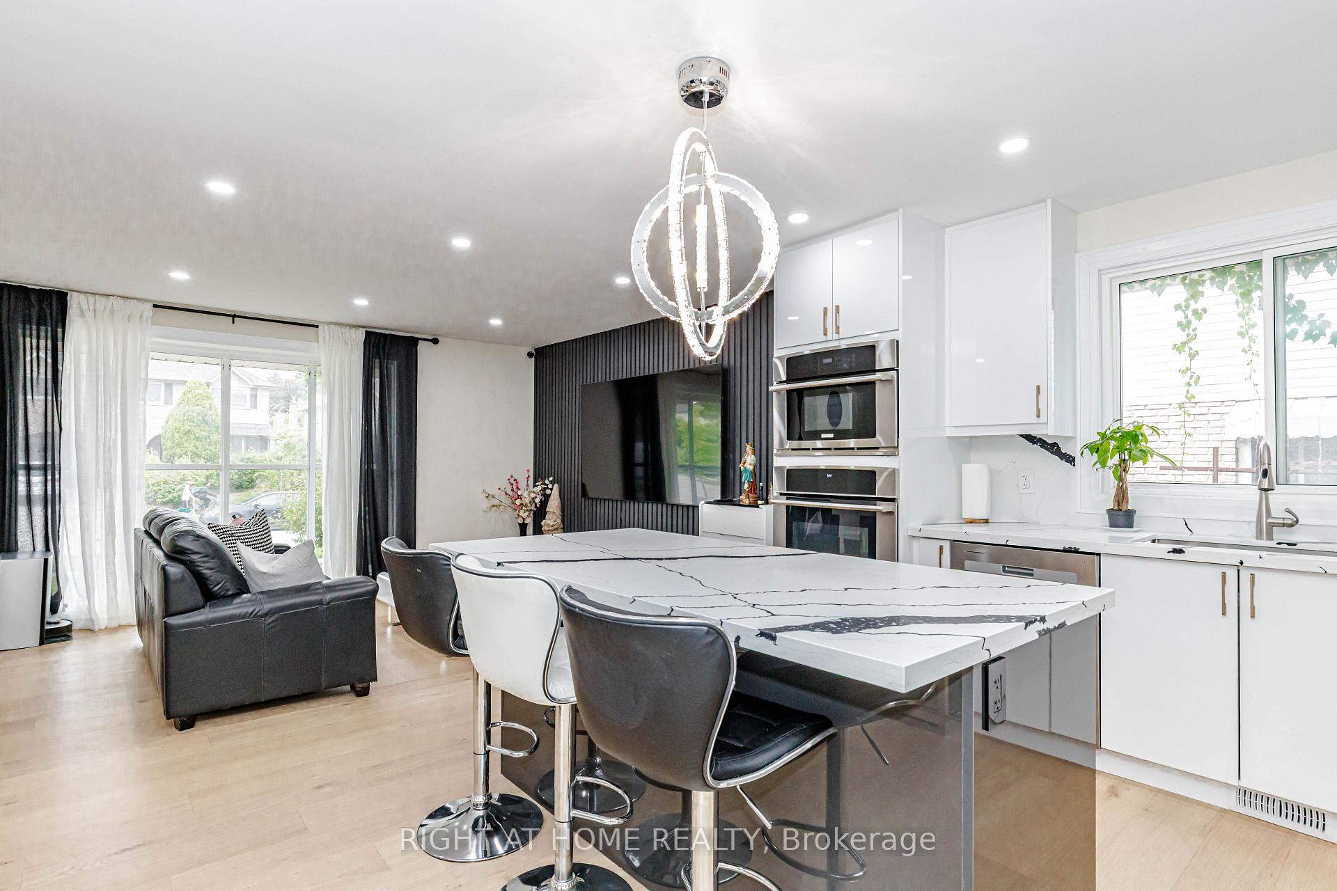 Photo 11 of 2358 Arnold Crescent, Burlington, Brant Hills — HOMEH