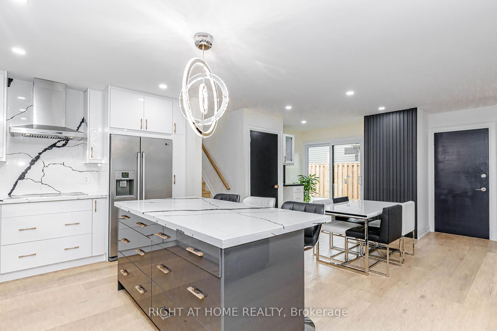 Photo 15 of 2358 Arnold Crescent, Burlington, Brant Hills — HOMEH