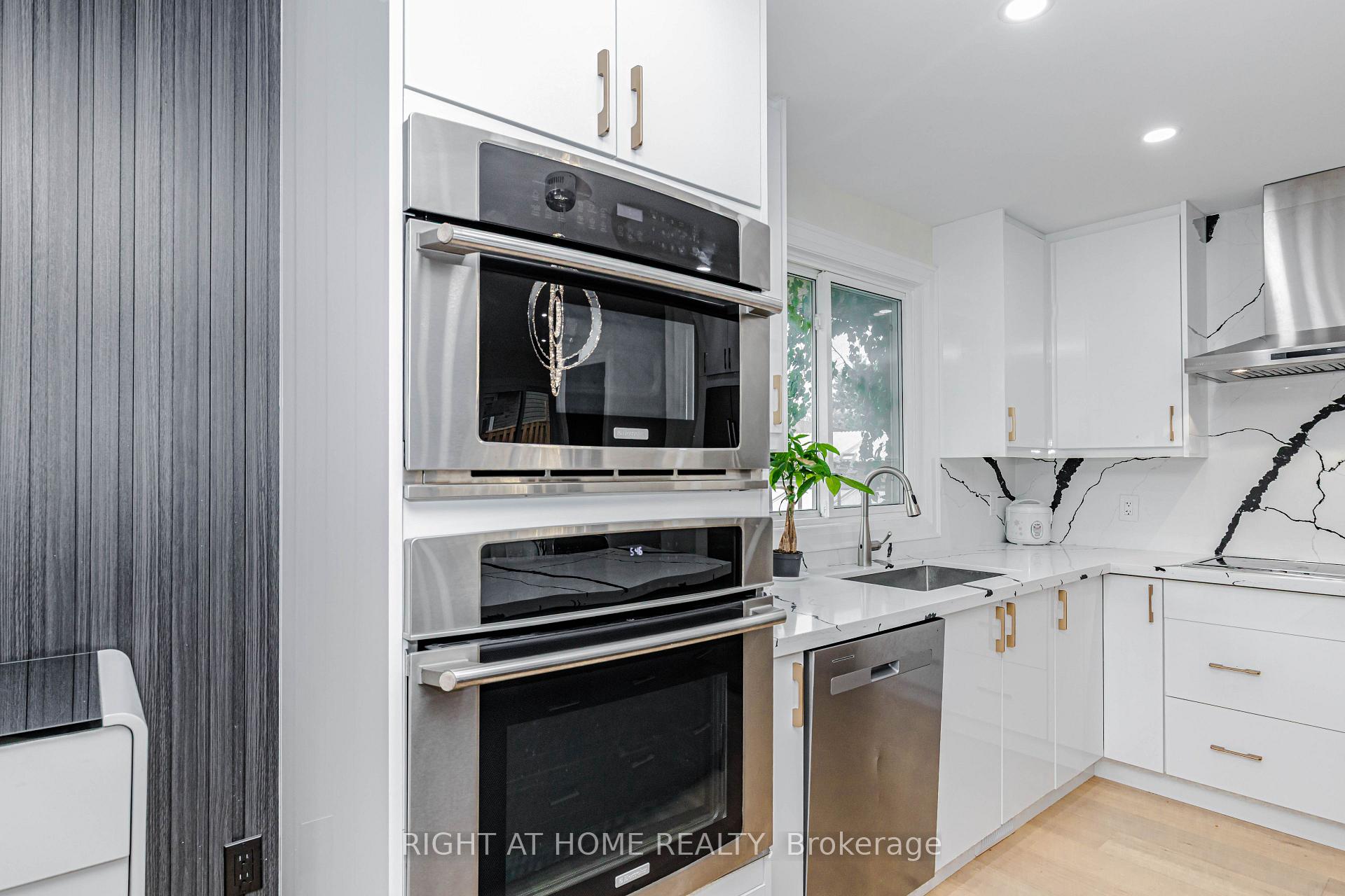 Photo 16 of 2358 Arnold Crescent, Burlington, Brant Hills — HOMEH