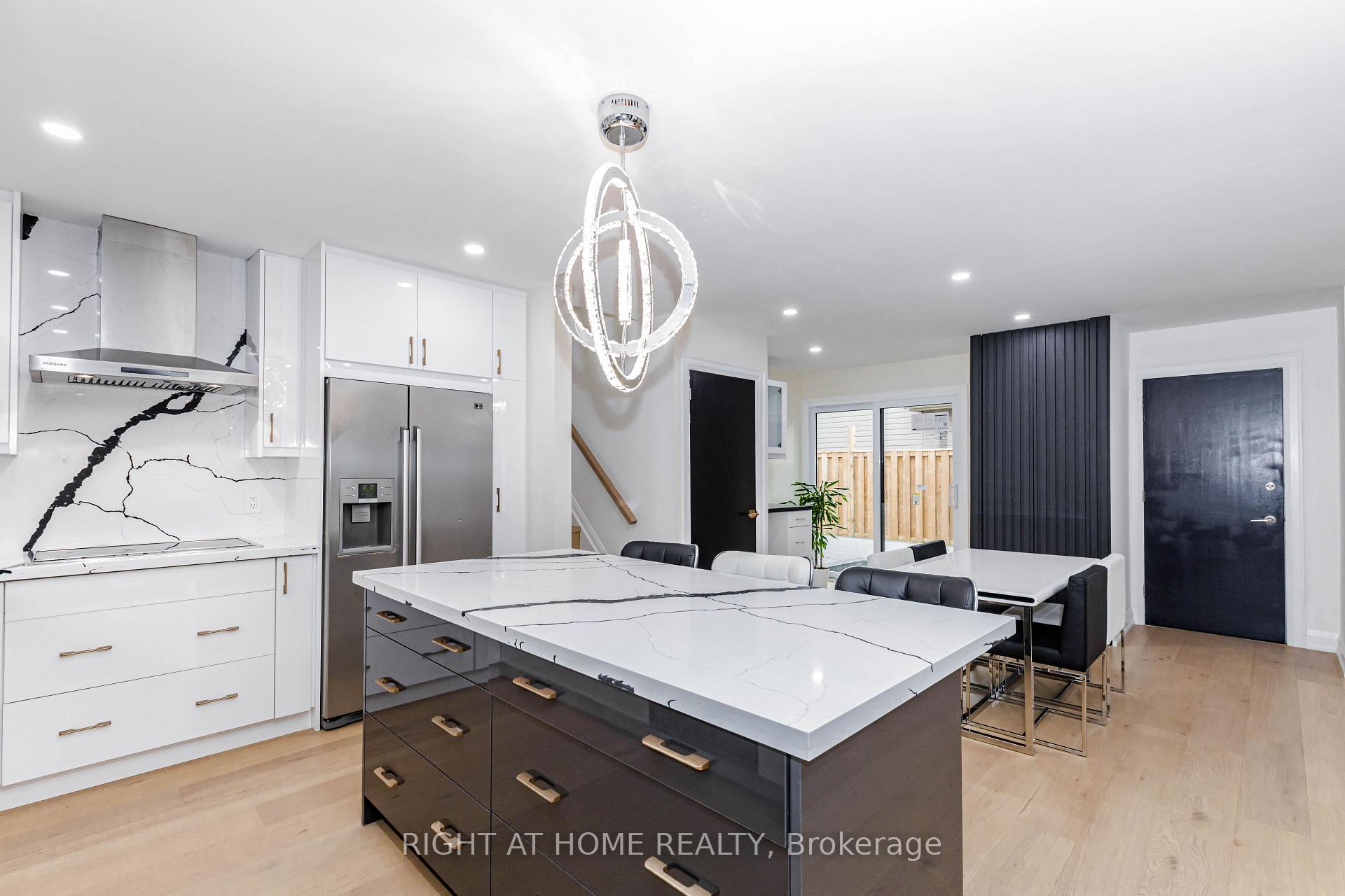 Photo 17 of 2358 Arnold Crescent, Burlington, Brant Hills — HOMEH