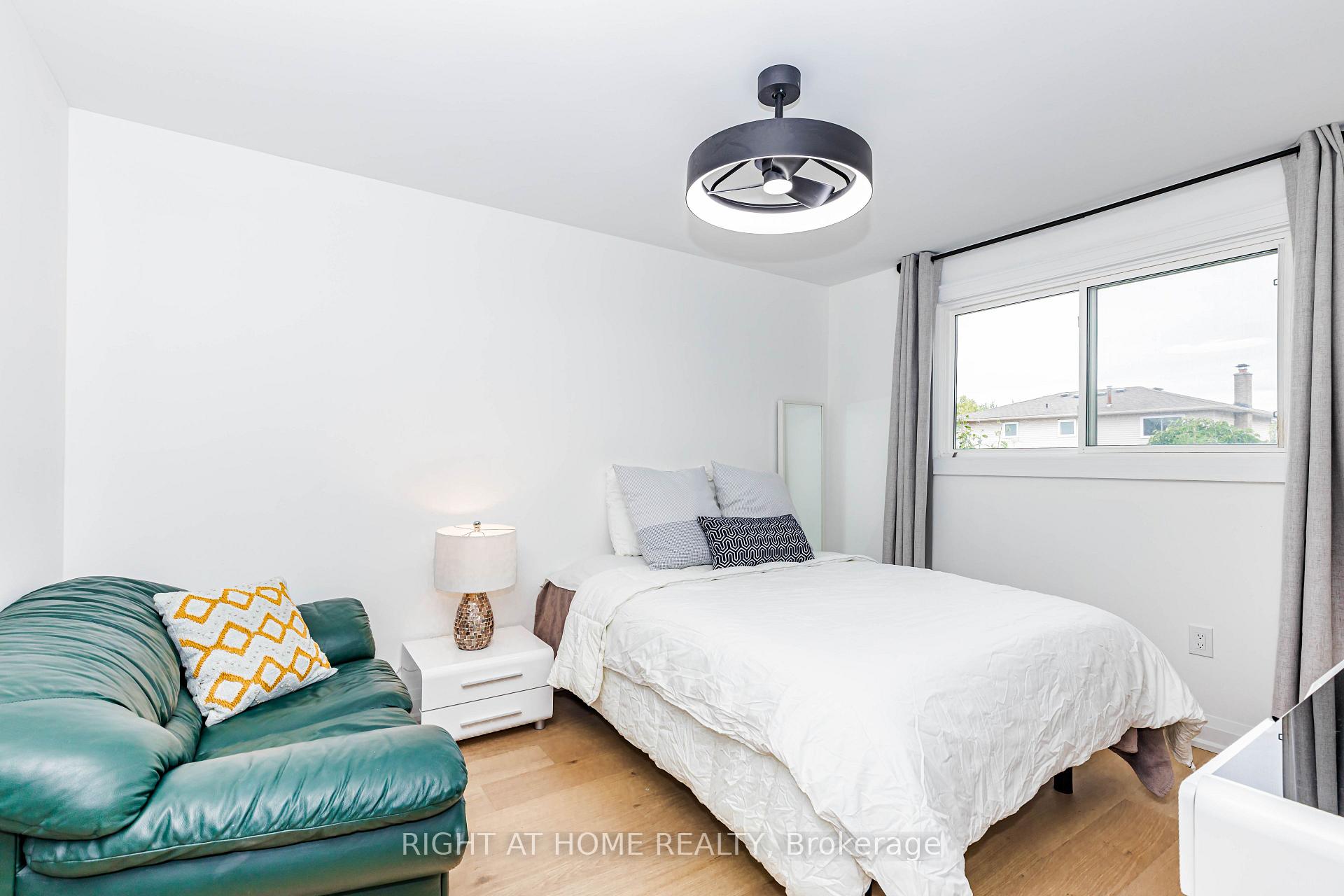 Photo 22 of 2358 Arnold Crescent, Burlington, Brant Hills — HOMEH