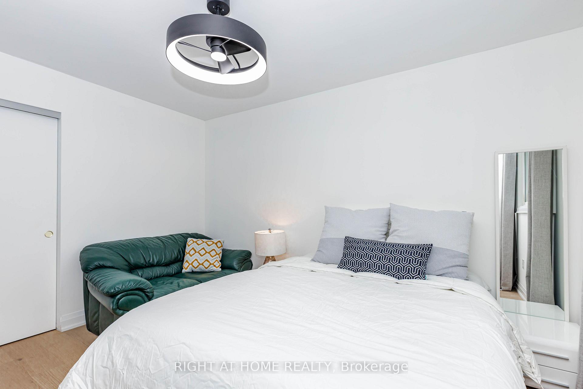Photo 23 of 2358 Arnold Crescent, Burlington, Brant Hills — HOMEH