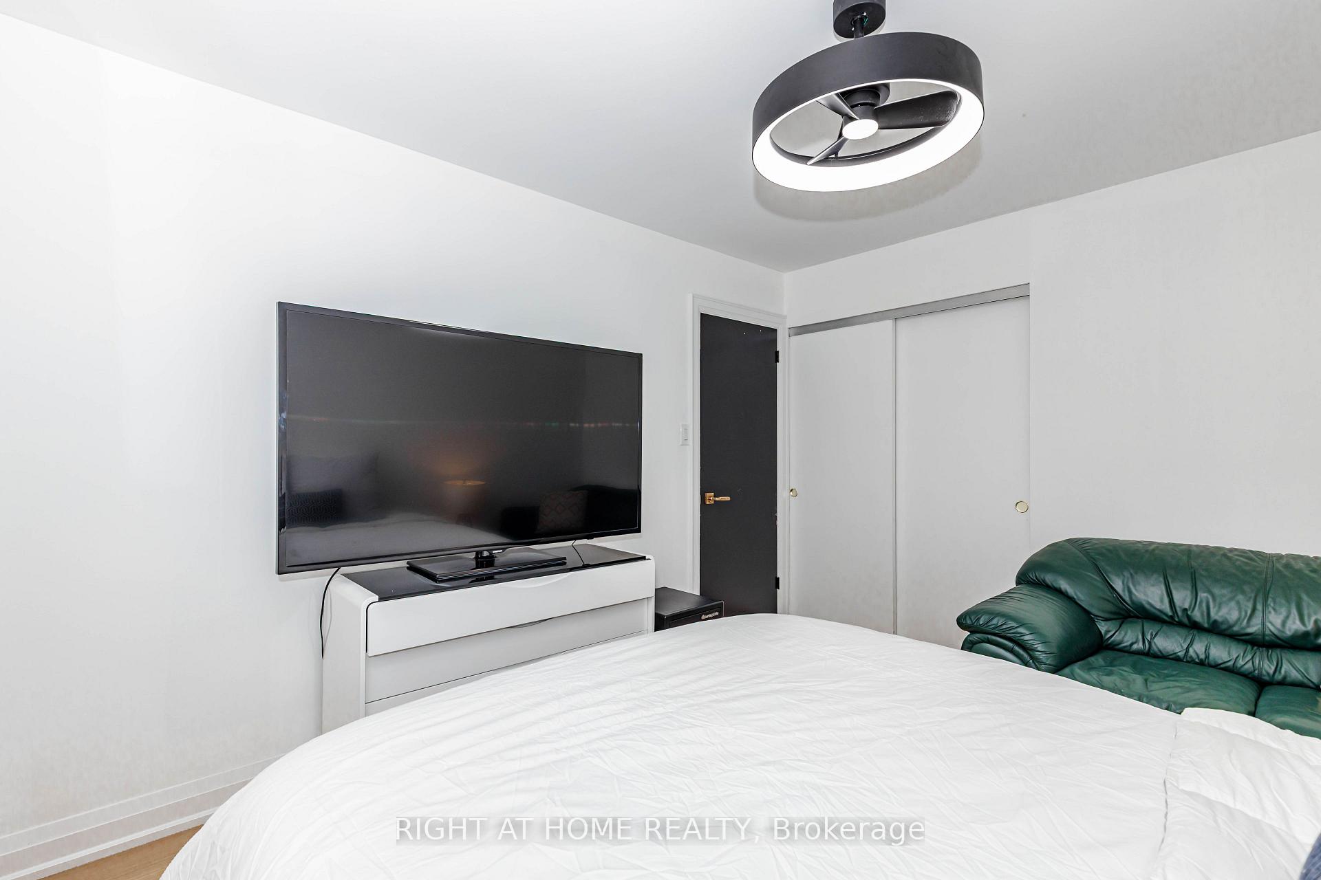 Photo 24 of 2358 Arnold Crescent, Burlington, Brant Hills — HOMEH