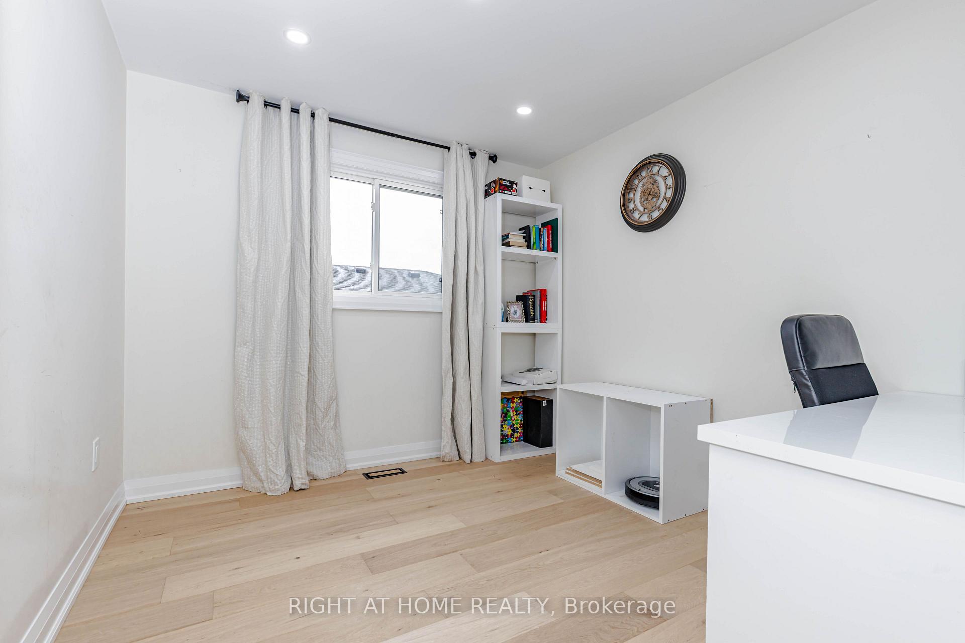 Photo 25 of 2358 Arnold Crescent, Burlington, Brant Hills — HOMEH
