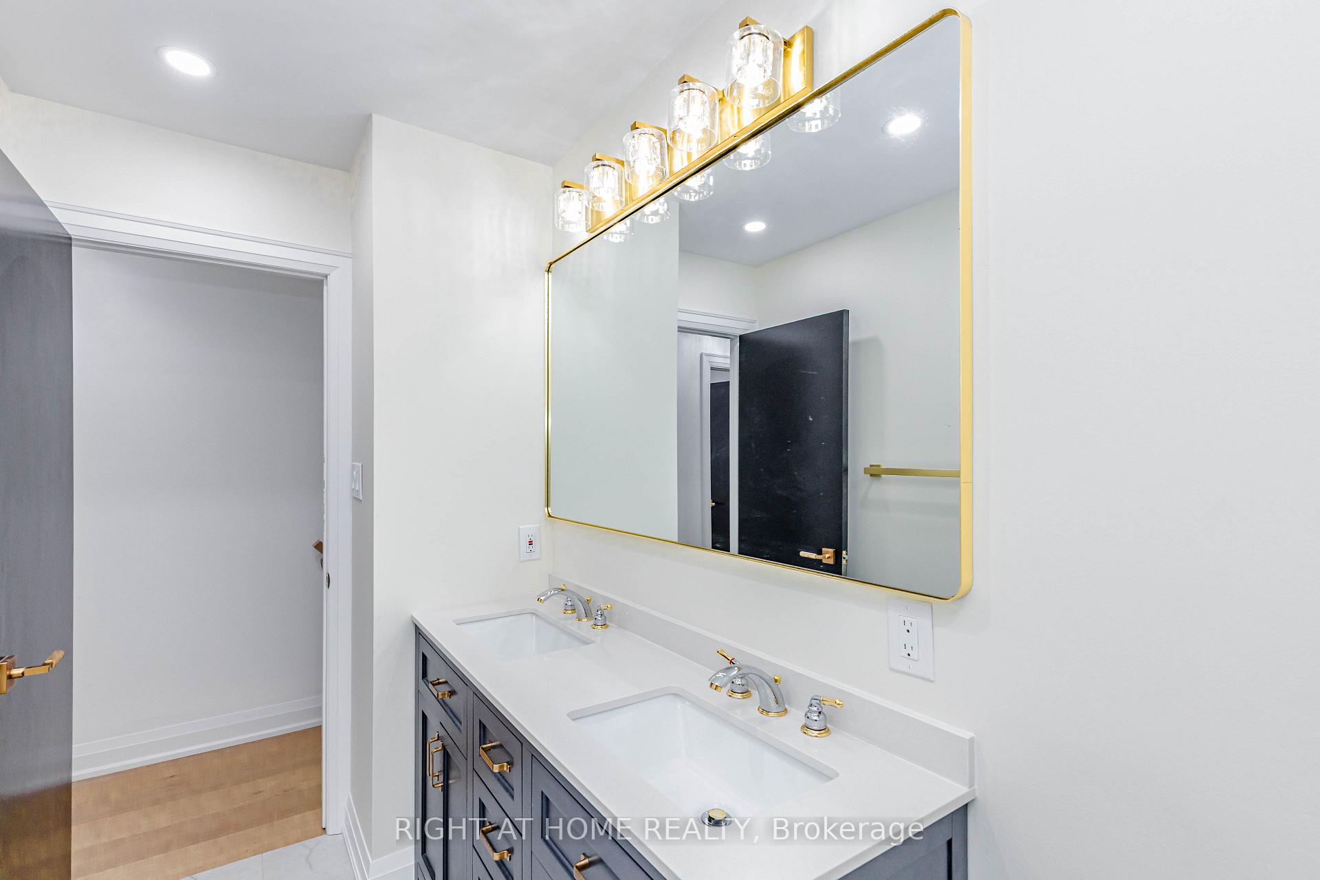 Photo 29 of 2358 Arnold Crescent, Burlington, Brant Hills — HOMEH