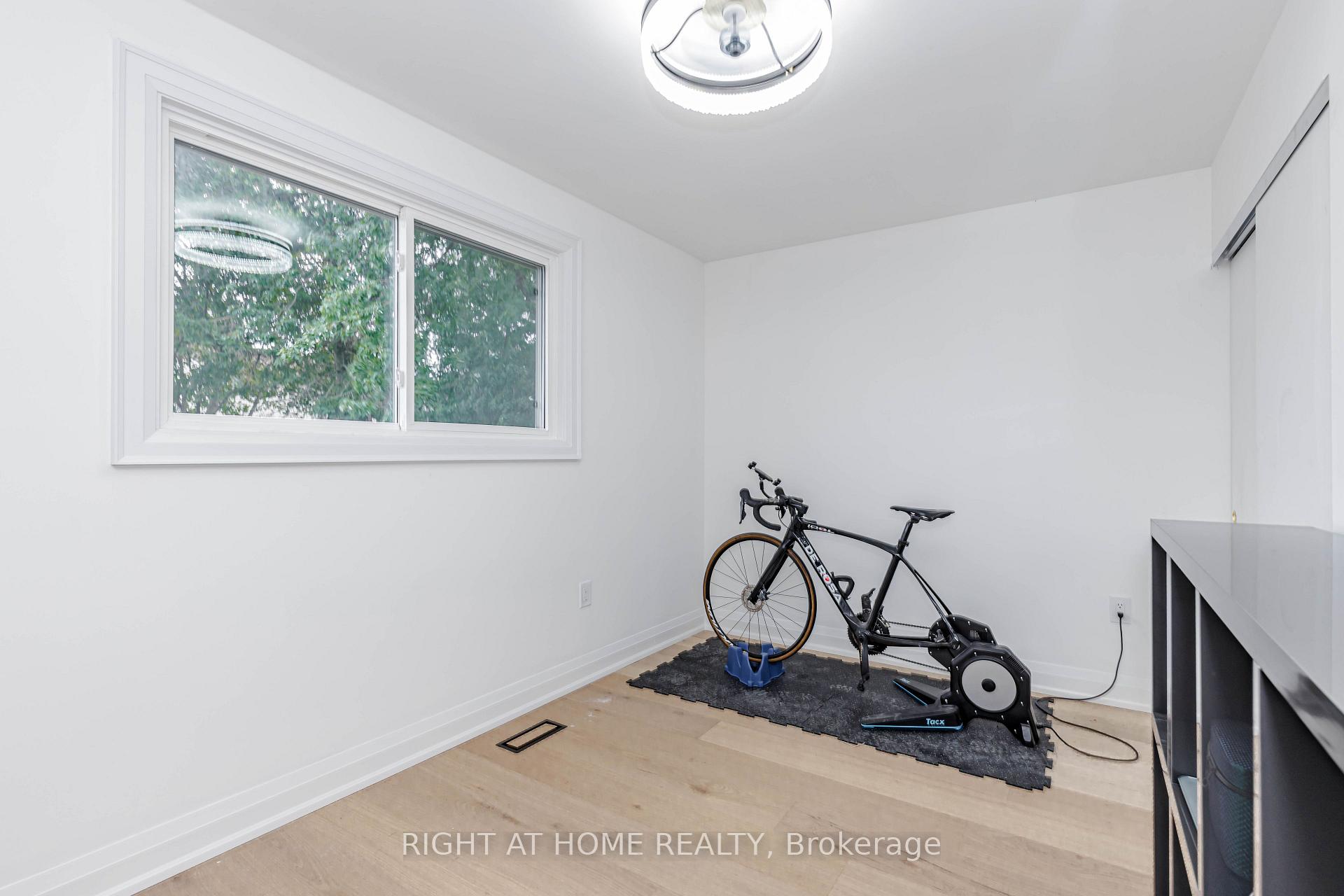 Photo 30 of 2358 Arnold Crescent, Burlington, Brant Hills — HOMEH