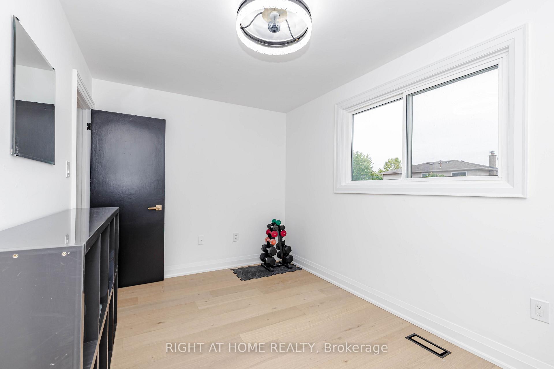 Photo 31 of 2358 Arnold Crescent, Burlington, Brant Hills — HOMEH
